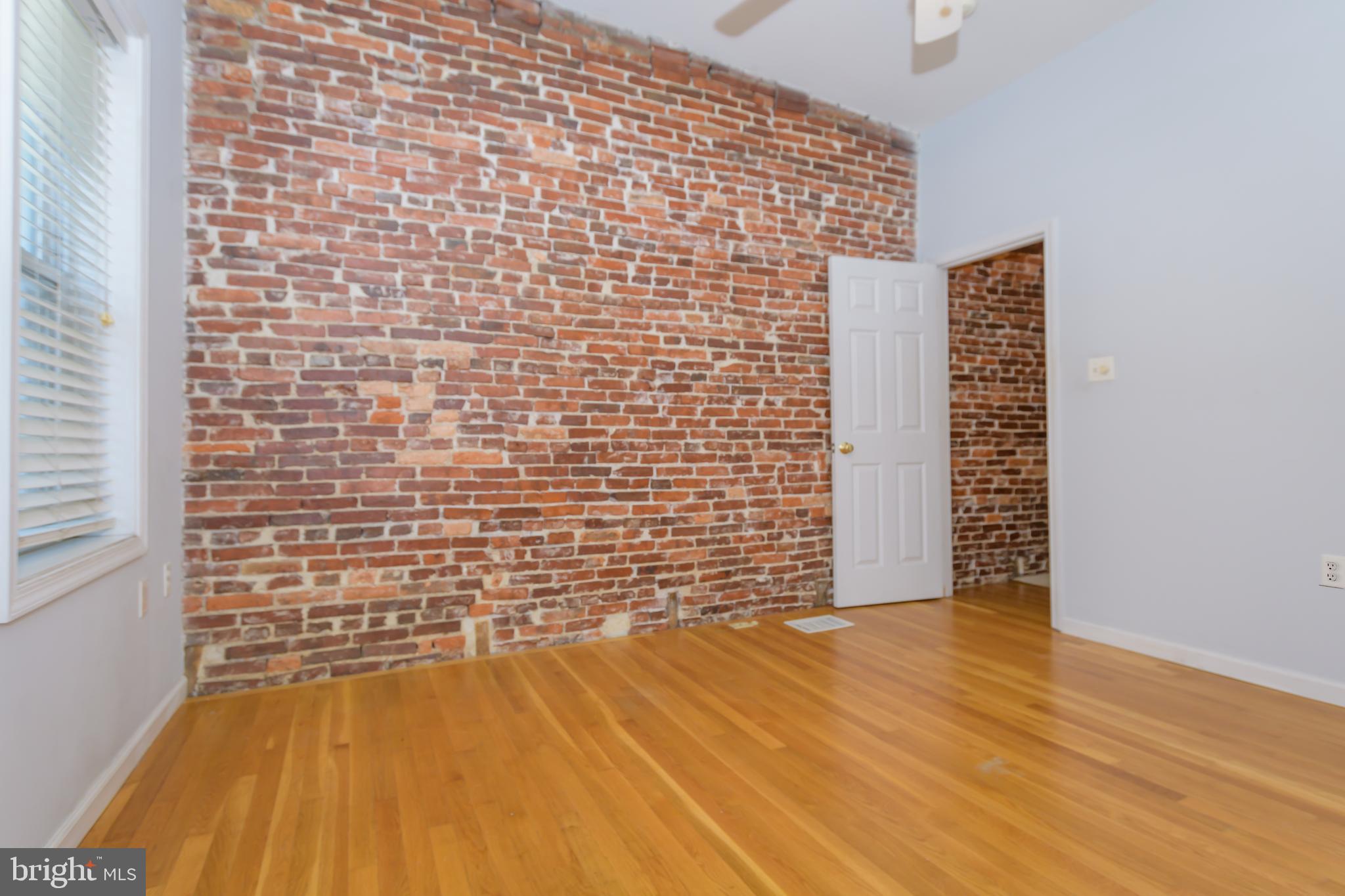 LOCUST POINT - Residential