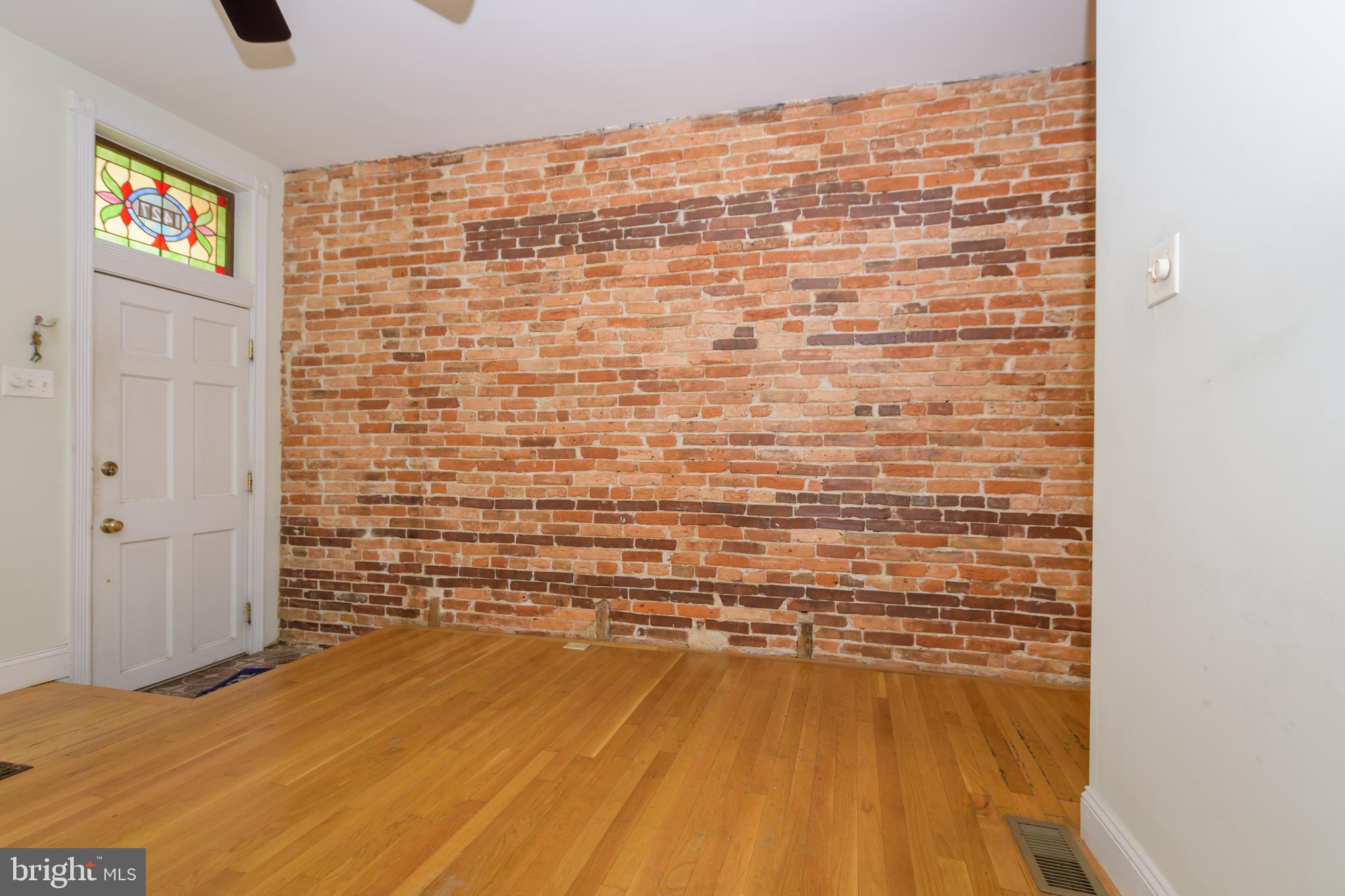 LOCUST POINT - Residential