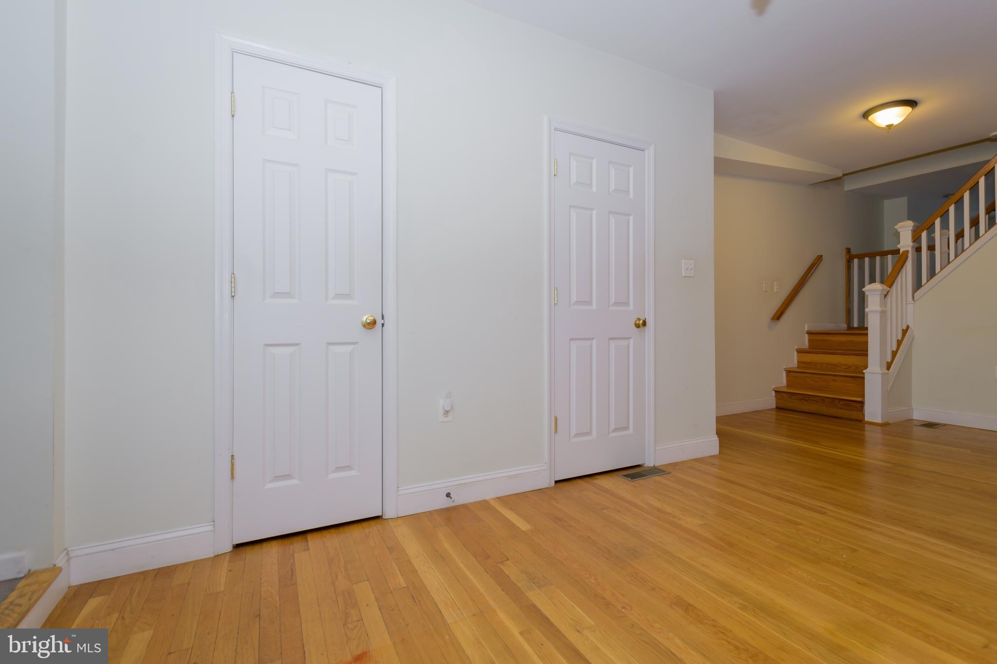 LOCUST POINT - Residential