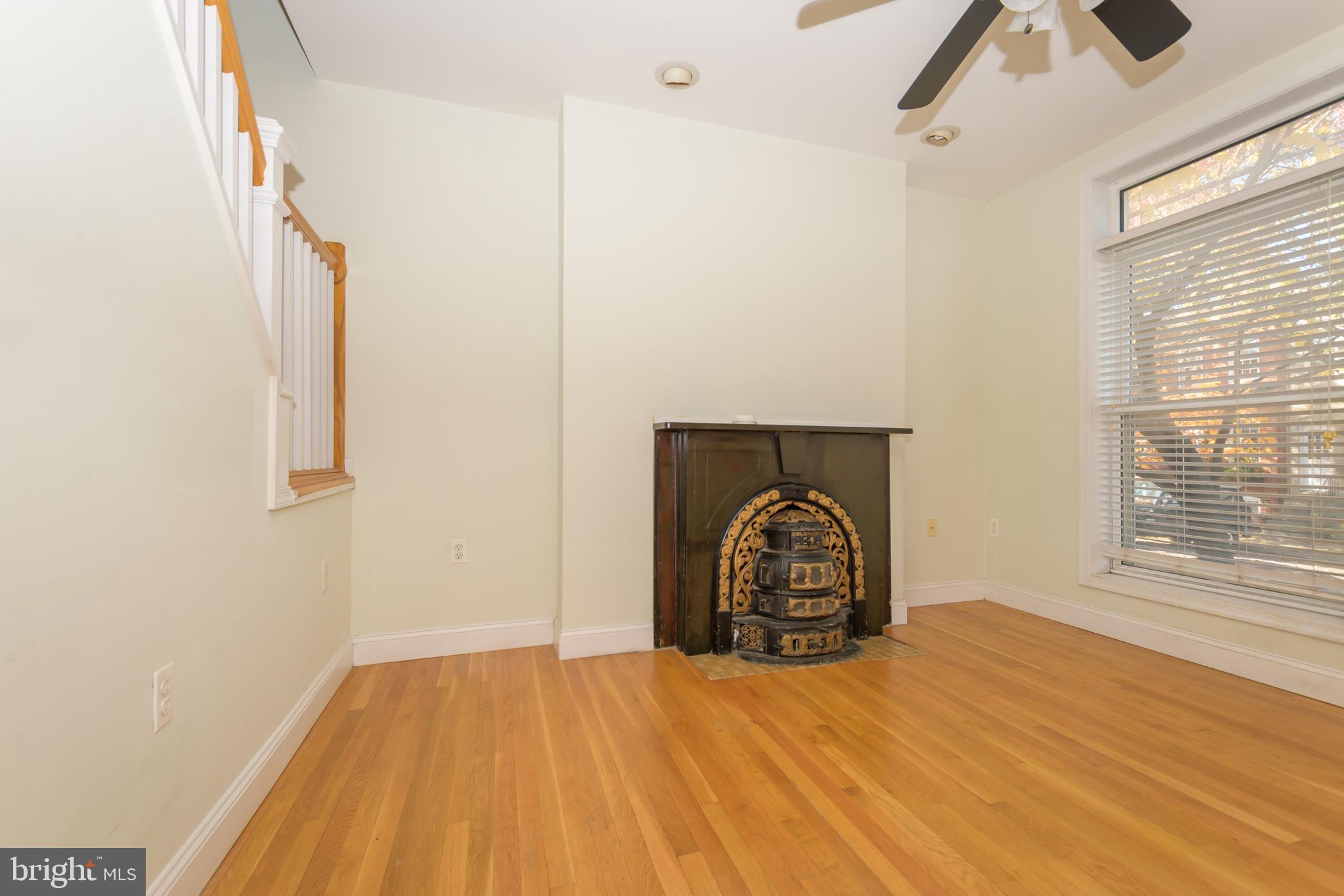 LOCUST POINT - Residential