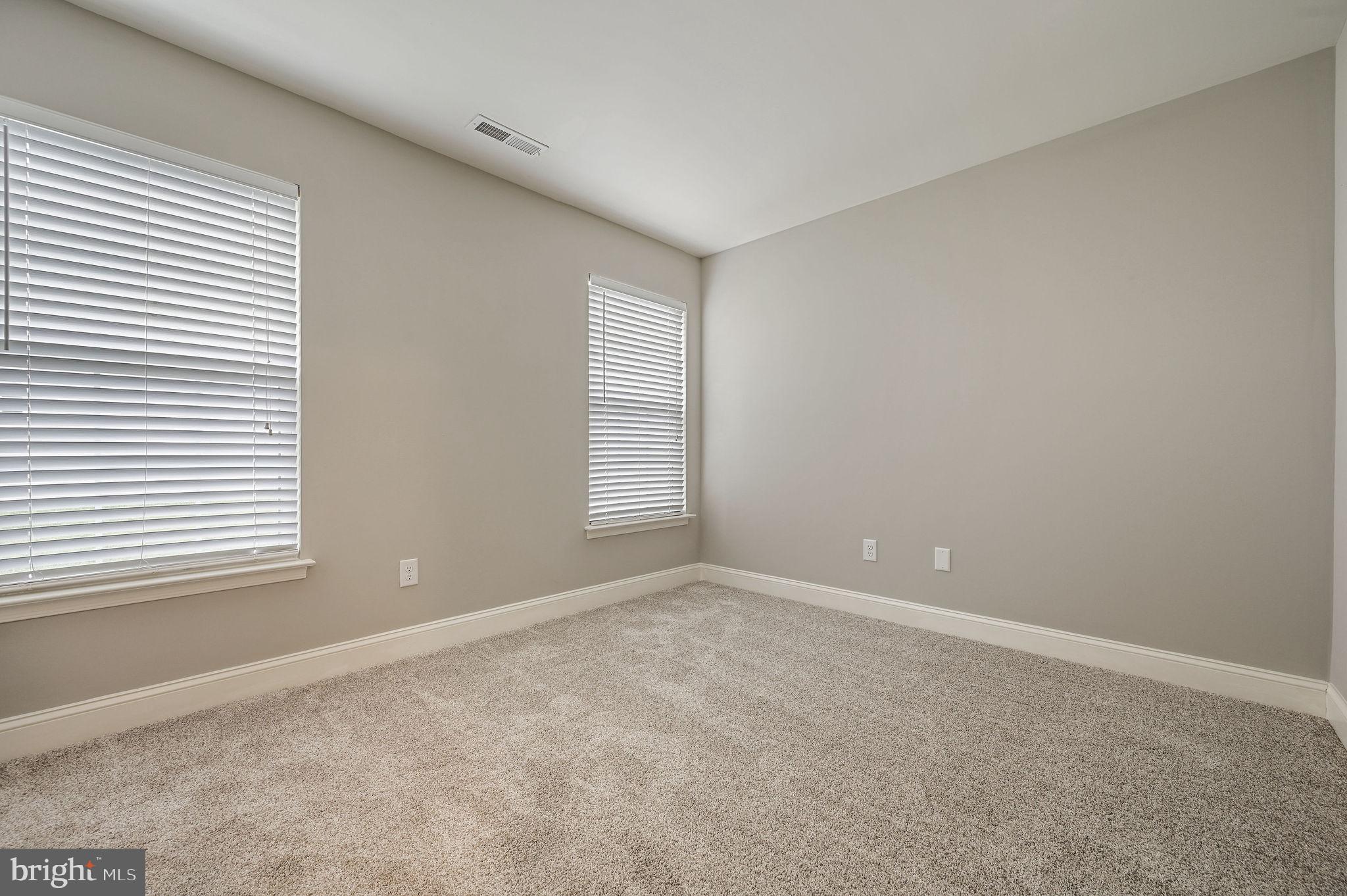 CHAMPIONS CLUB - Residential