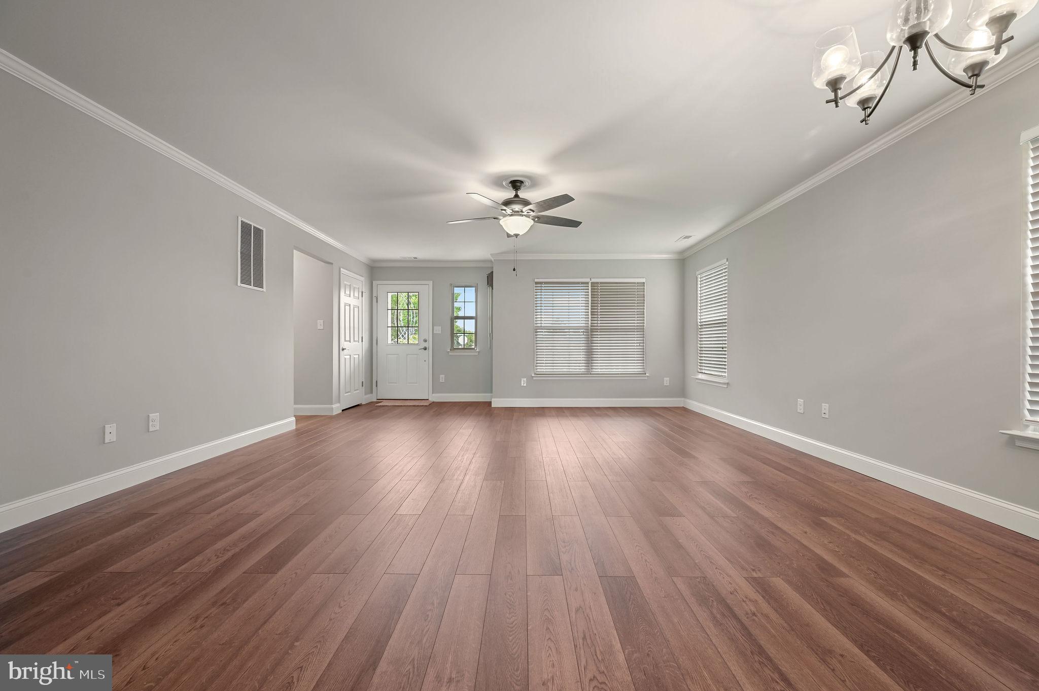 CHAMPIONS CLUB - Residential