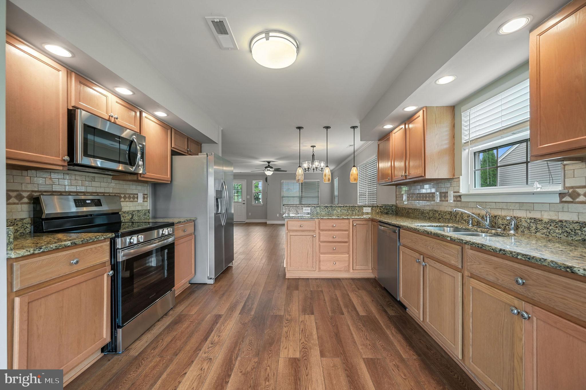 CHAMPIONS CLUB - Residential