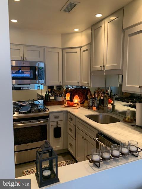 GREENS STEAM - Residential Lease