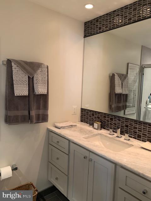 GREENS STEAM - Residential Lease