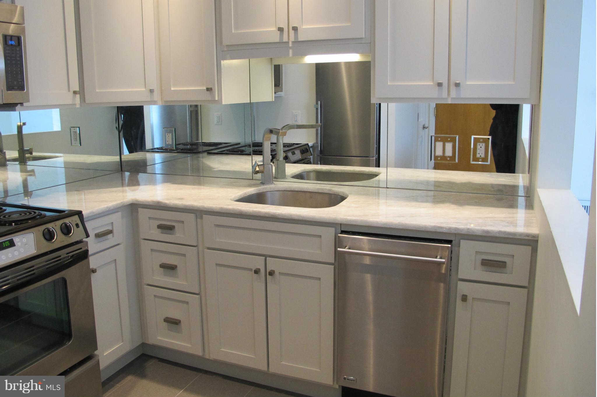 GREENS STEAM - Residential Lease