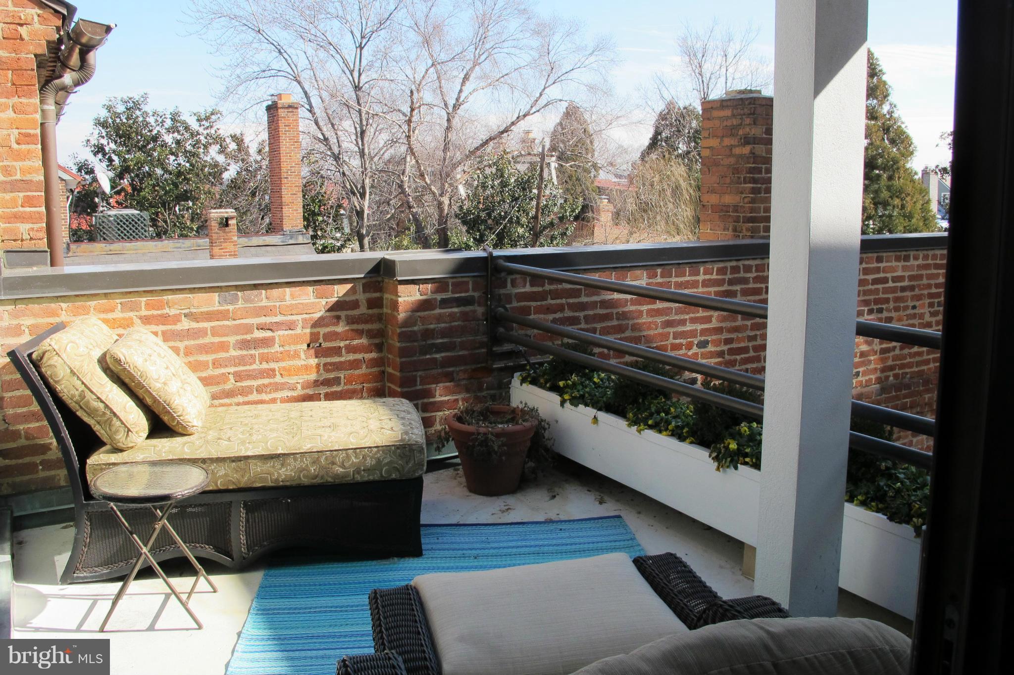 GREENS STEAM - Residential Lease