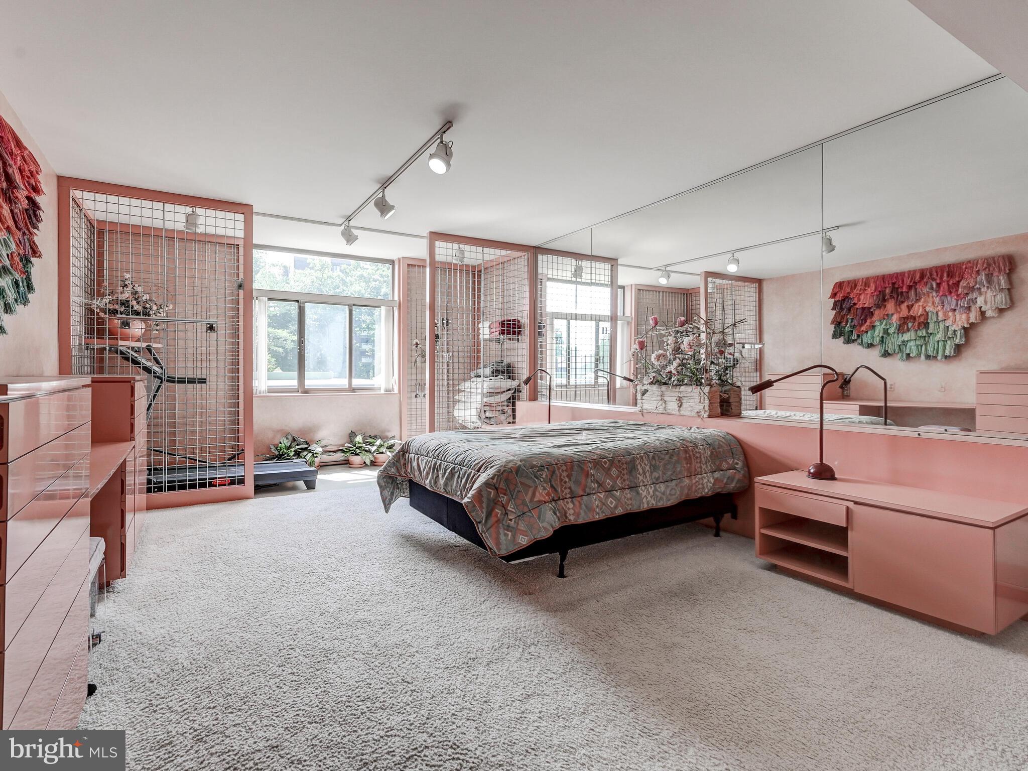 PIKESVILLE - Residential