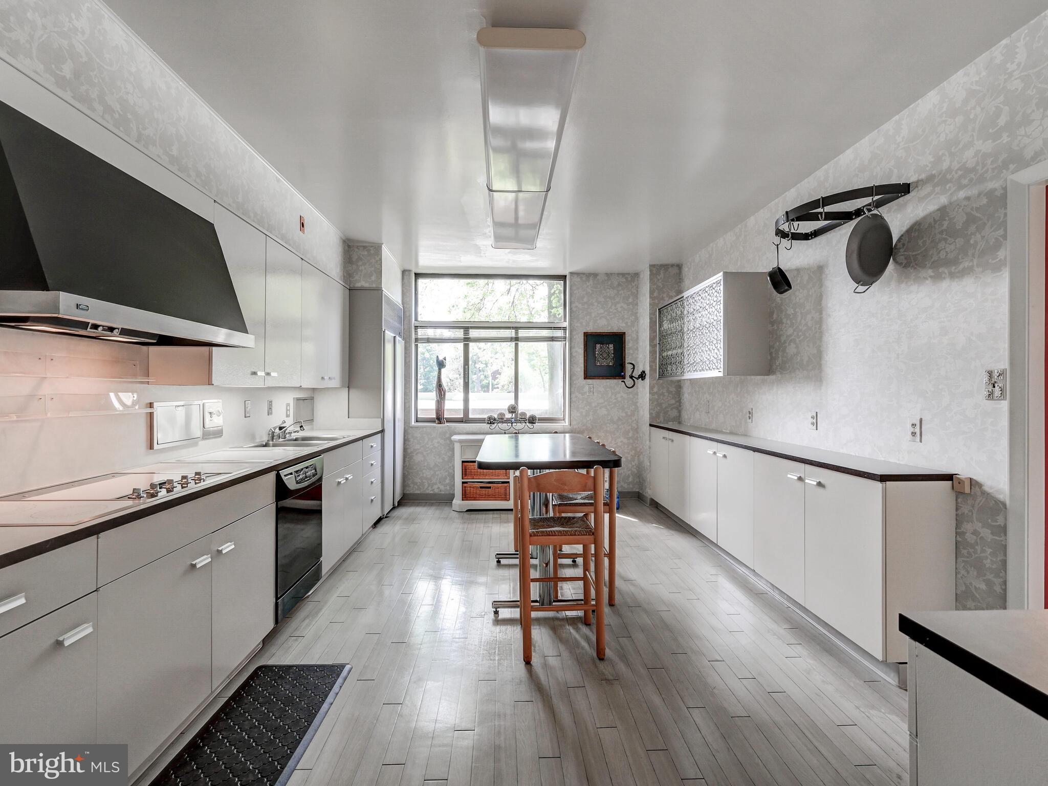 PIKESVILLE - Residential