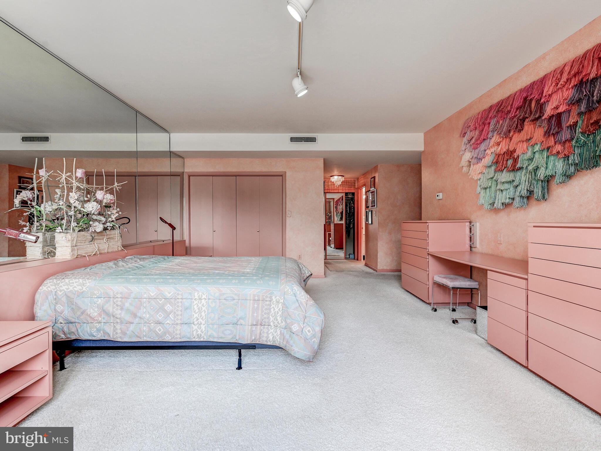 PIKESVILLE - Residential