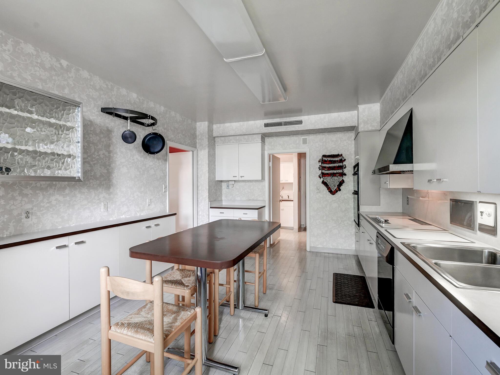 PIKESVILLE - Residential