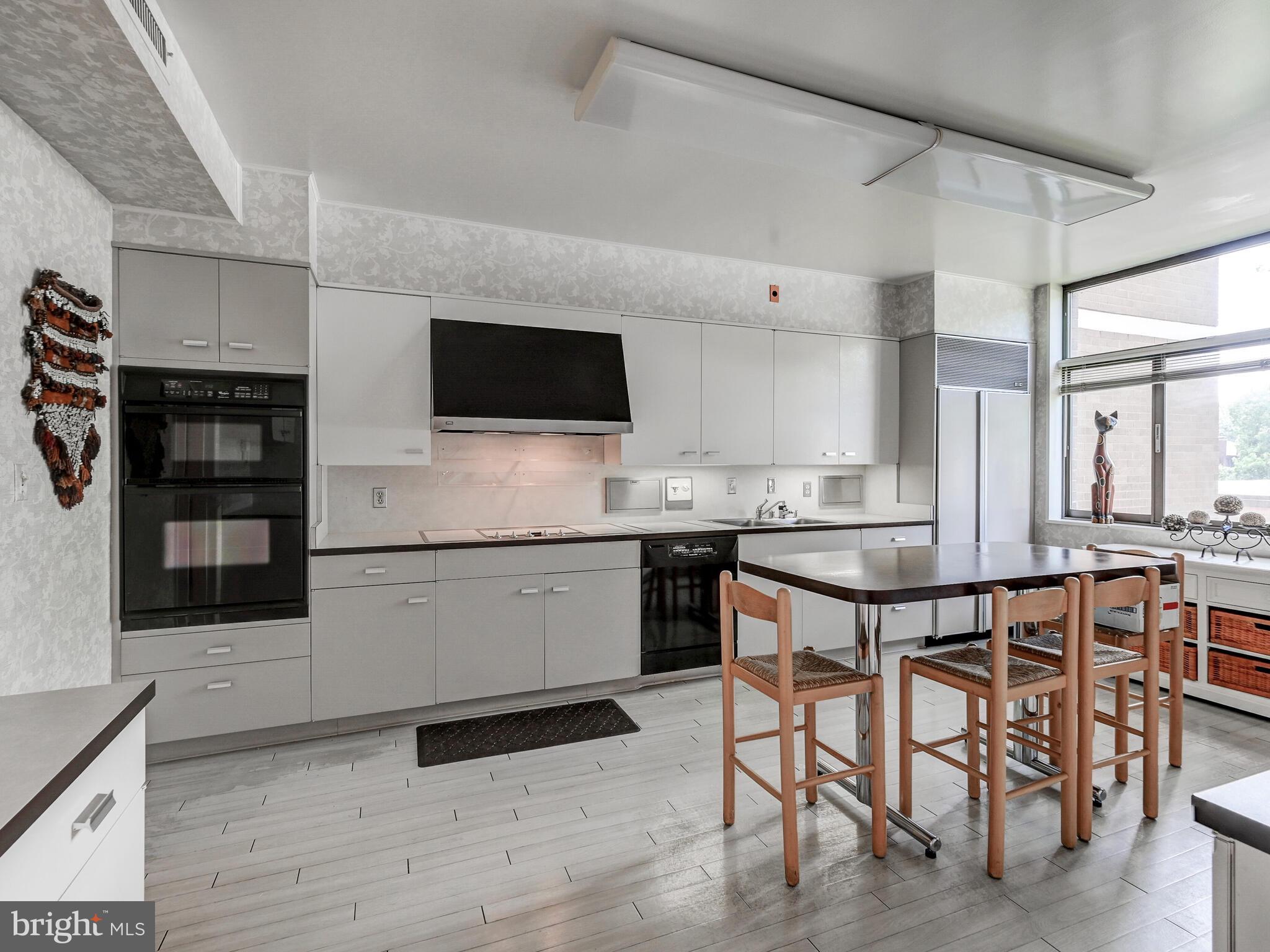 PIKESVILLE - Residential