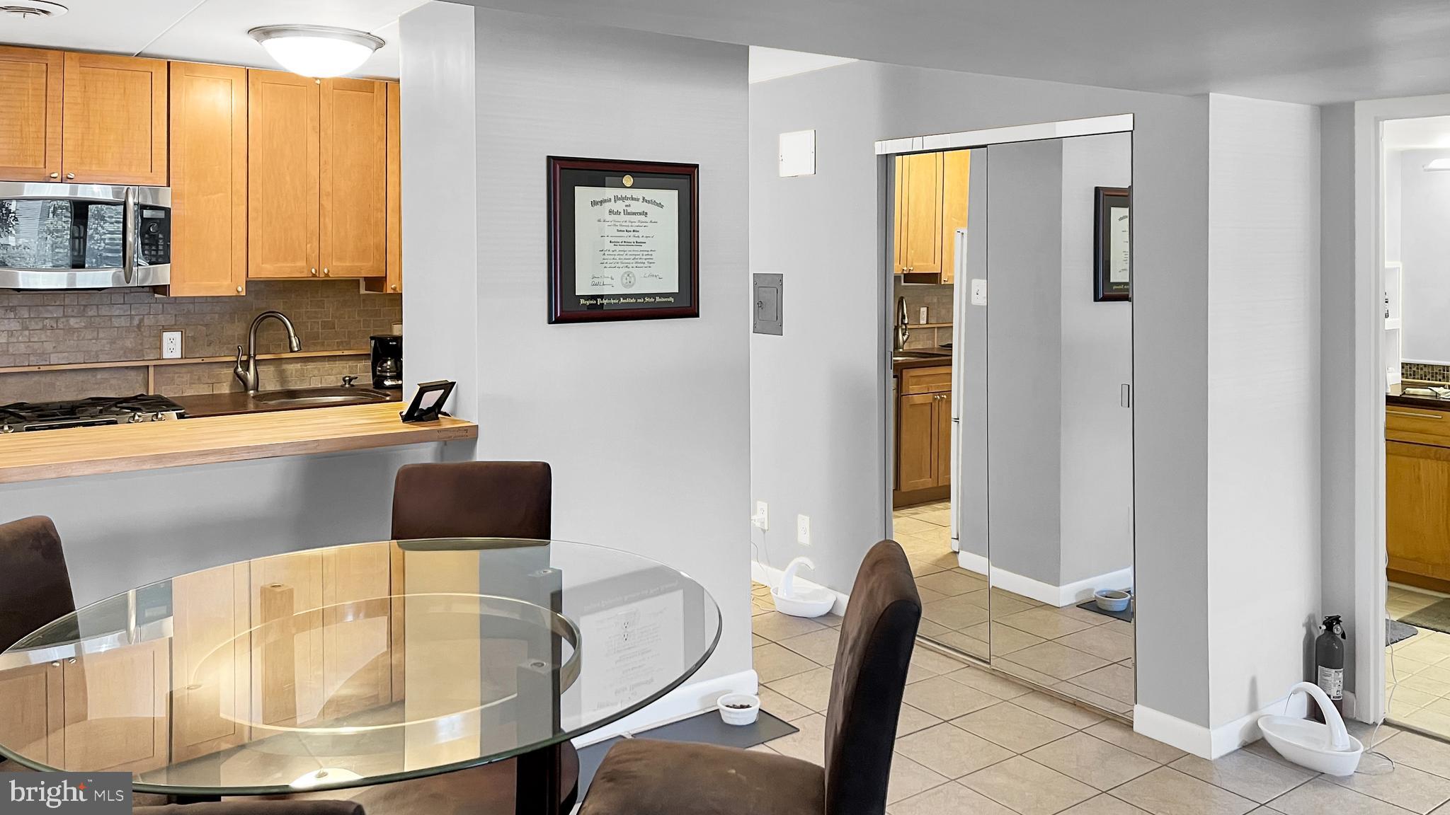 HUNTINGTON CLUB - Residential Lease