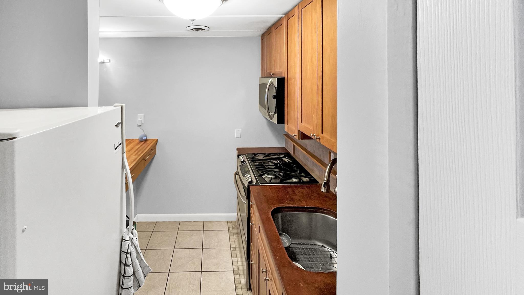 HUNTINGTON CLUB - Residential Lease