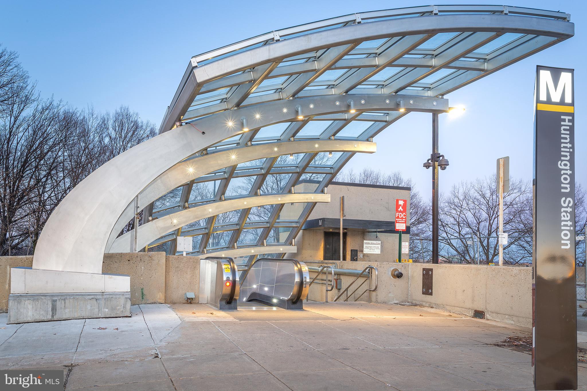 HUNTINGTON CLUB - Residential Lease