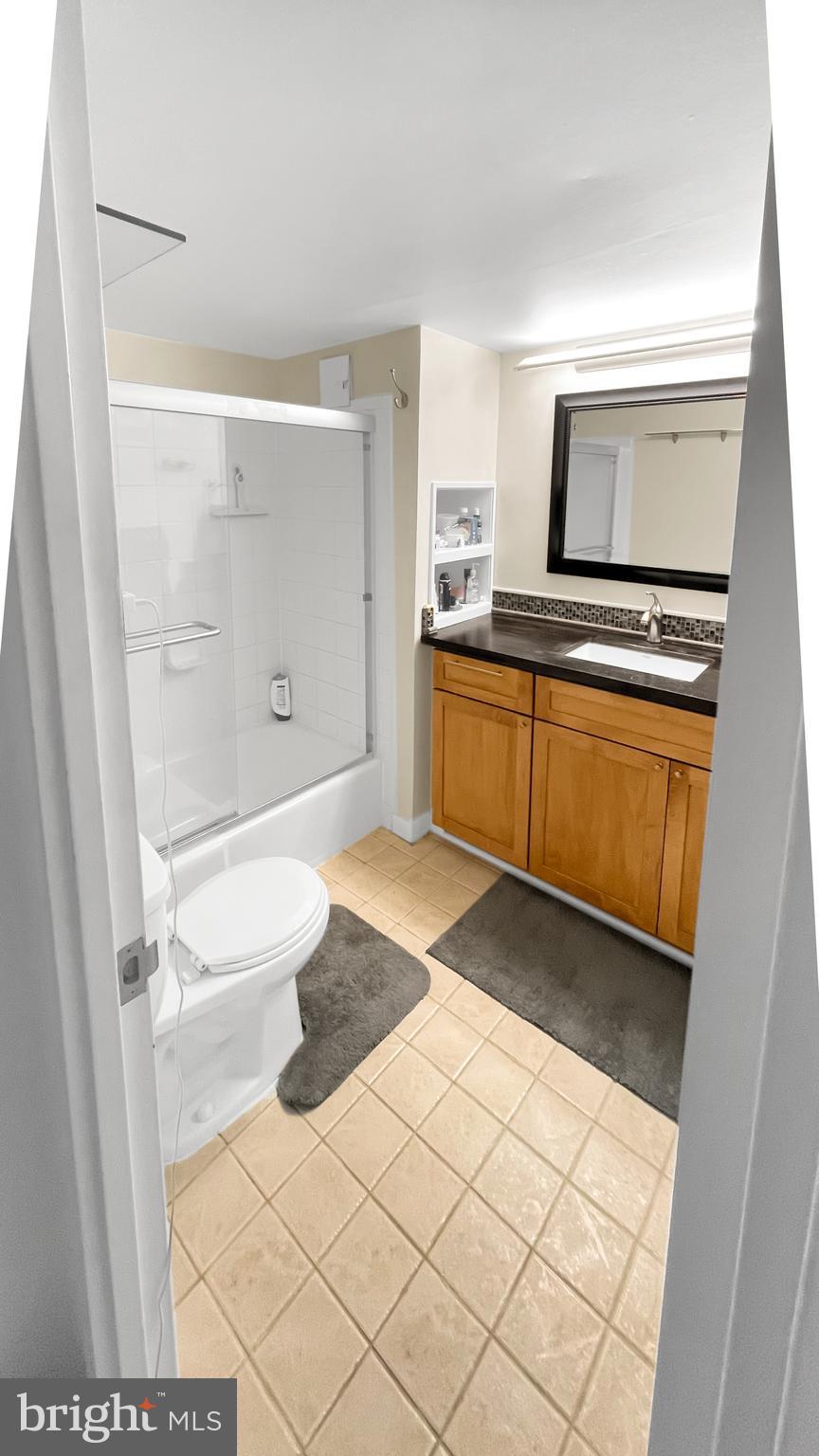 HUNTINGTON CLUB - Residential Lease