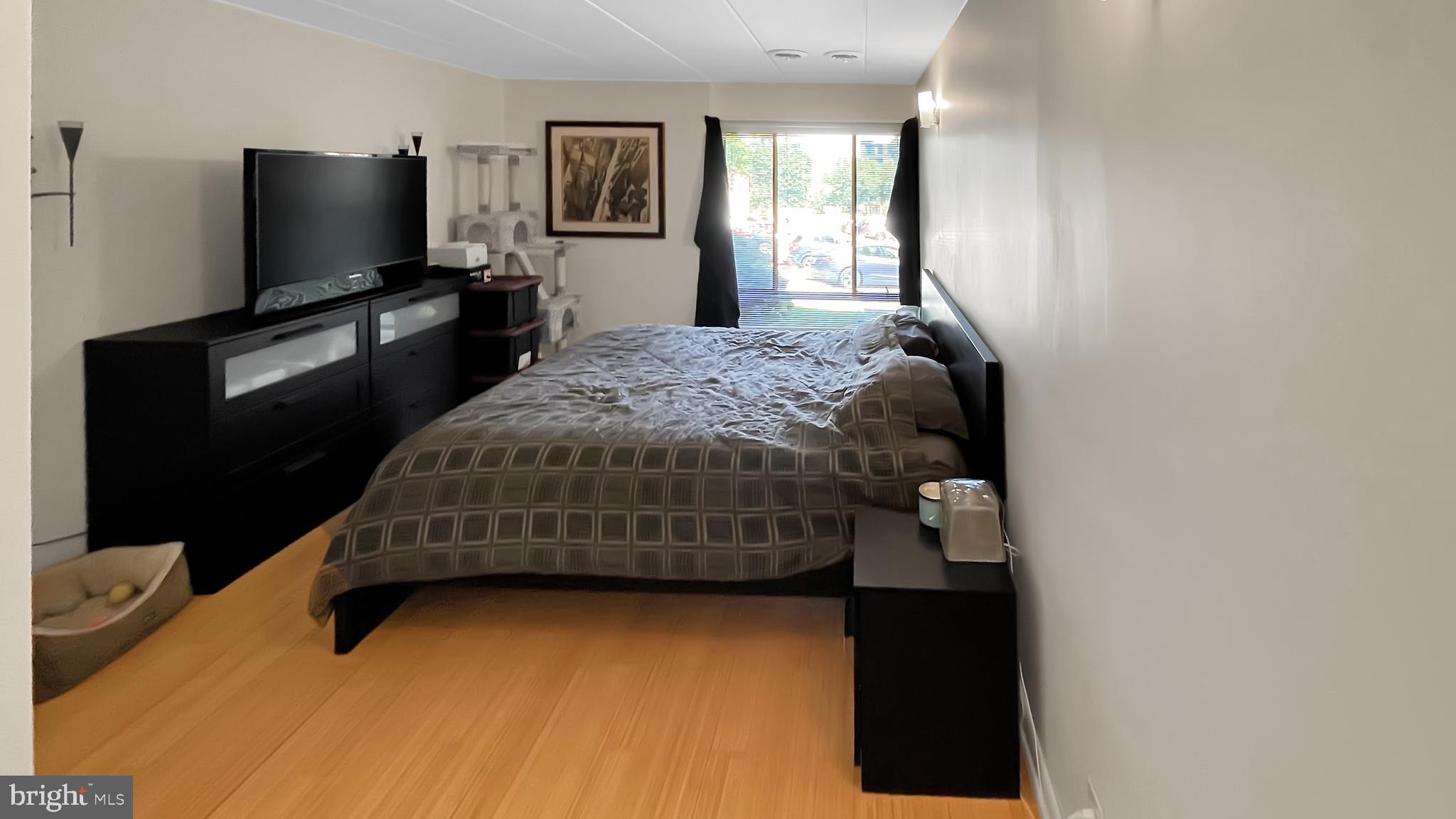 HUNTINGTON CLUB - Residential Lease