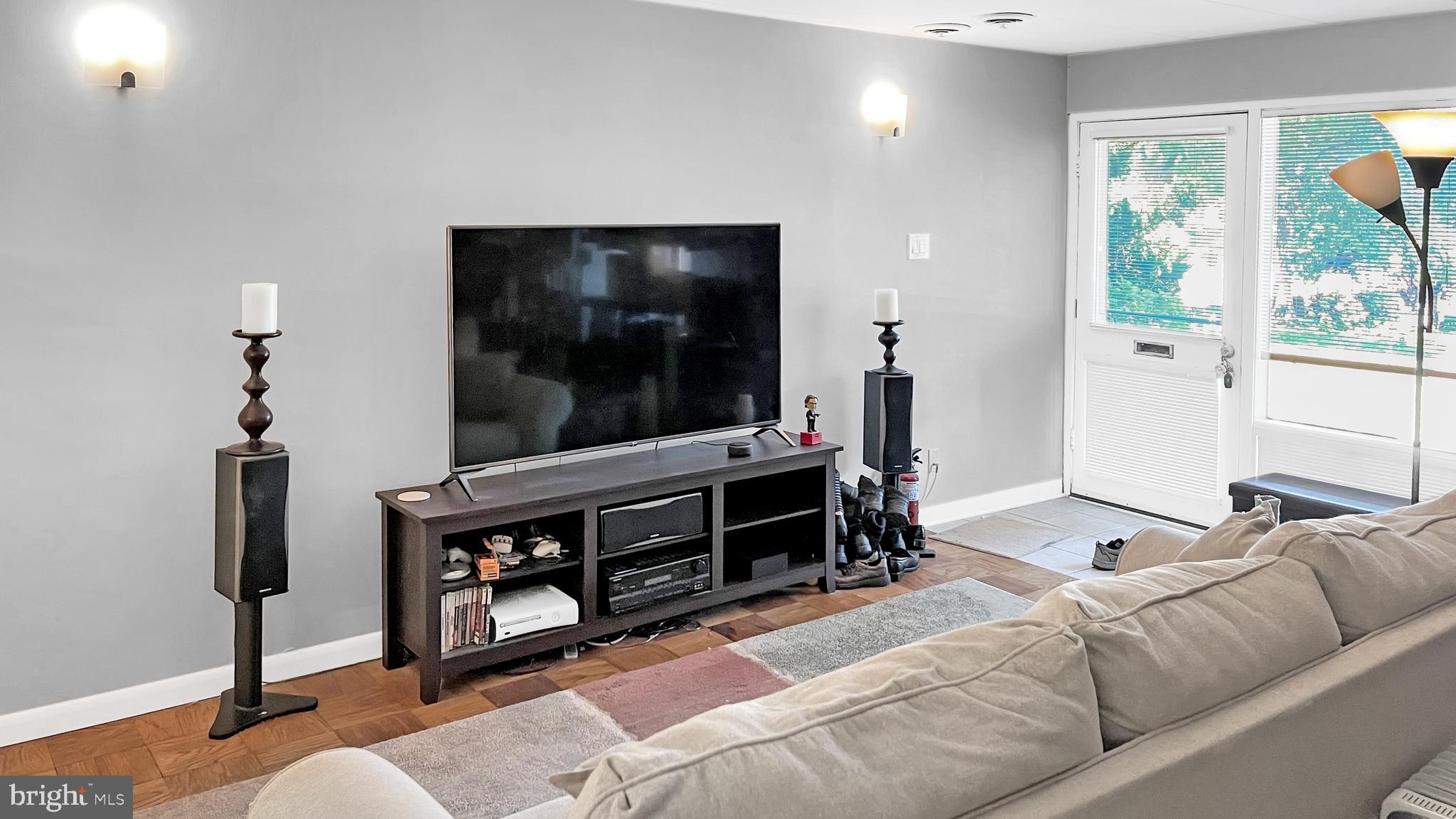 HUNTINGTON CLUB - Residential Lease