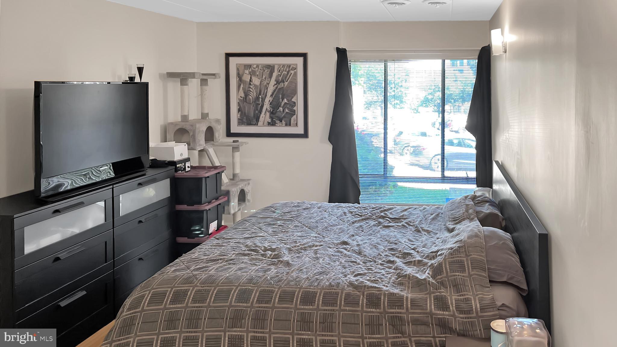 HUNTINGTON CLUB - Residential Lease