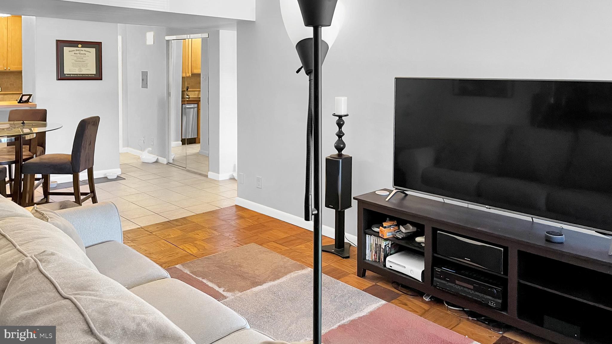 HUNTINGTON CLUB - Residential Lease