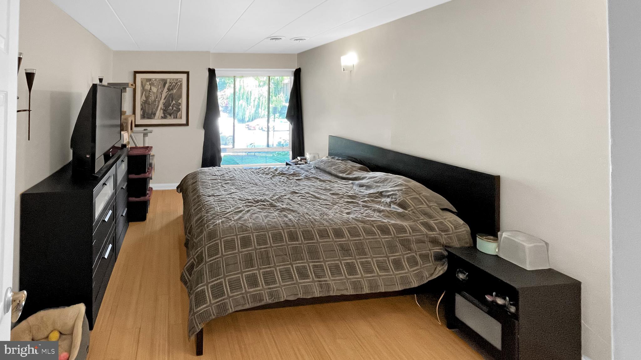 HUNTINGTON CLUB - Residential Lease