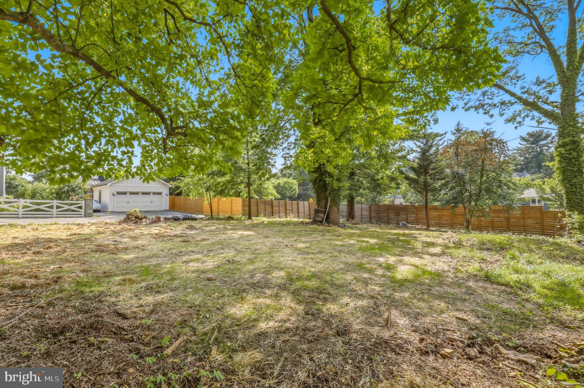 907 MAPLE AVENUE