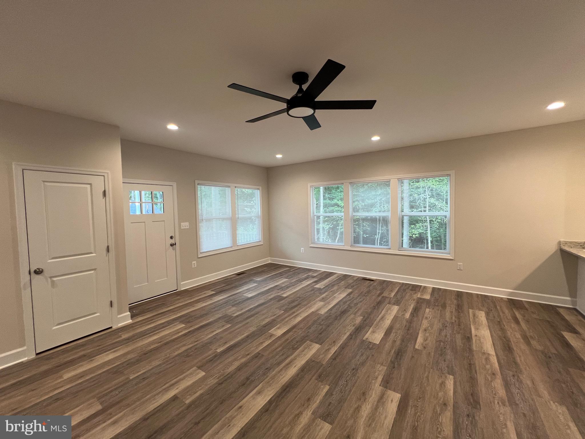 GLEBE HARBOR - Residential