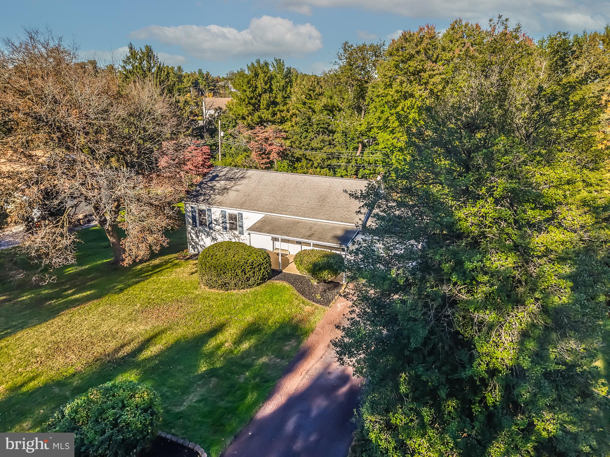 3243 W SUNSET AVENUE