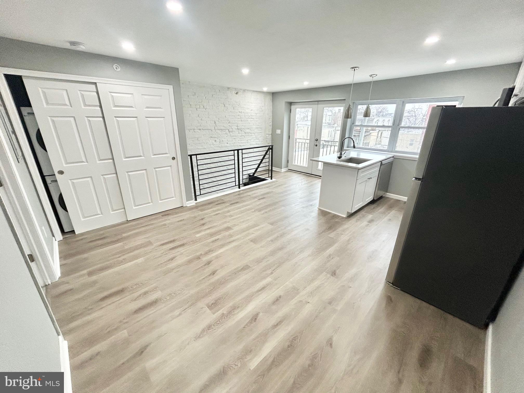 NORRIS SQUARE - Residential Income