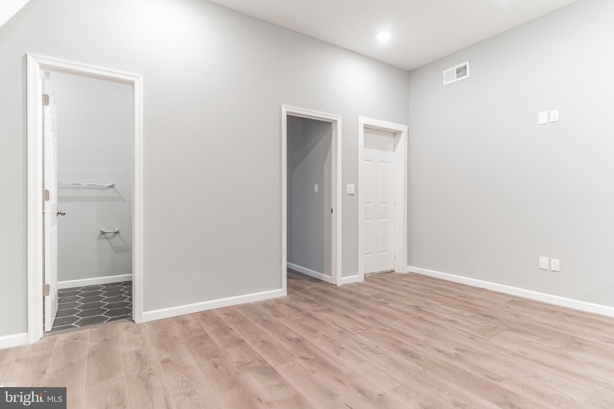 NORRIS SQUARE - Residential Income