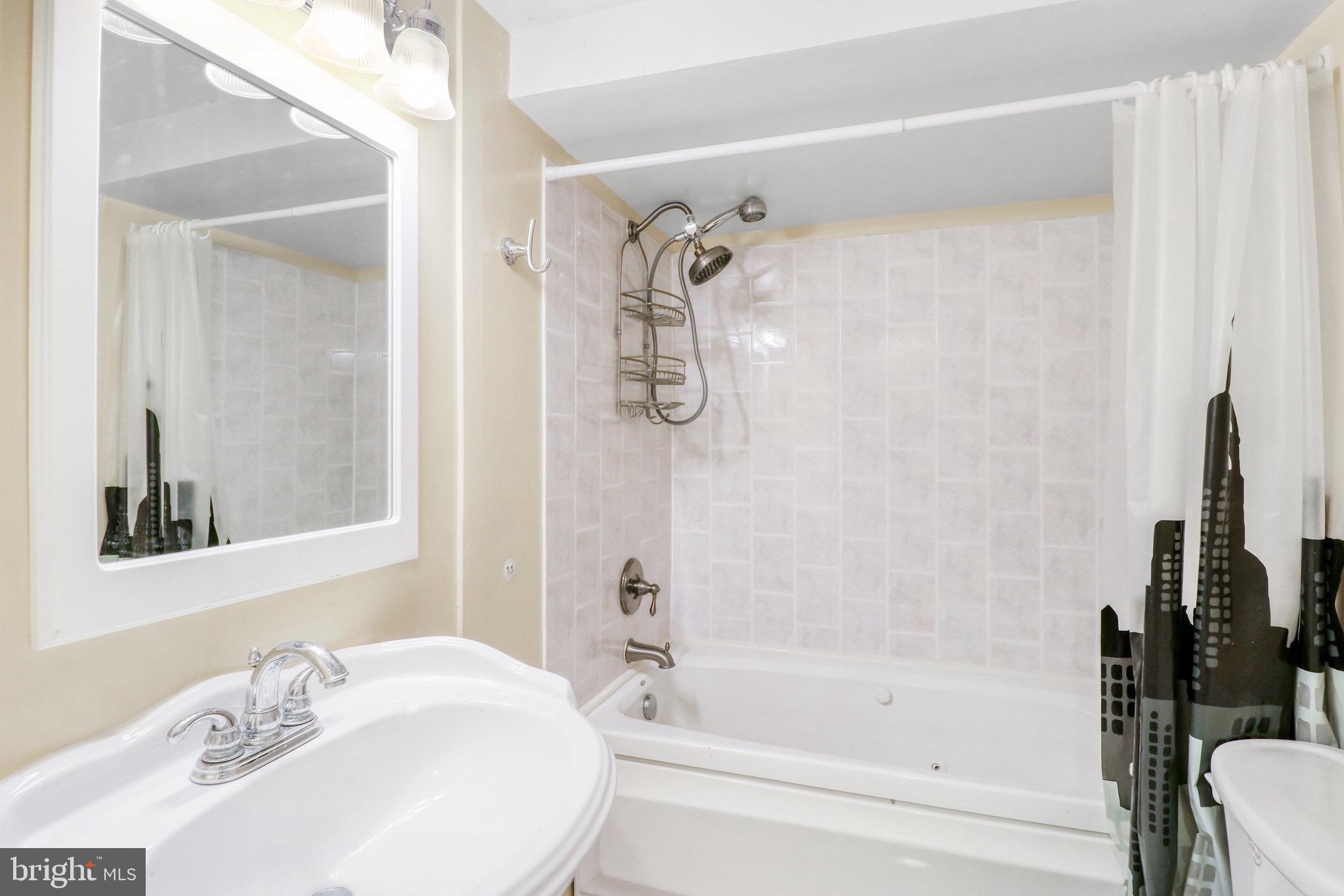 BENT TREE - Residential