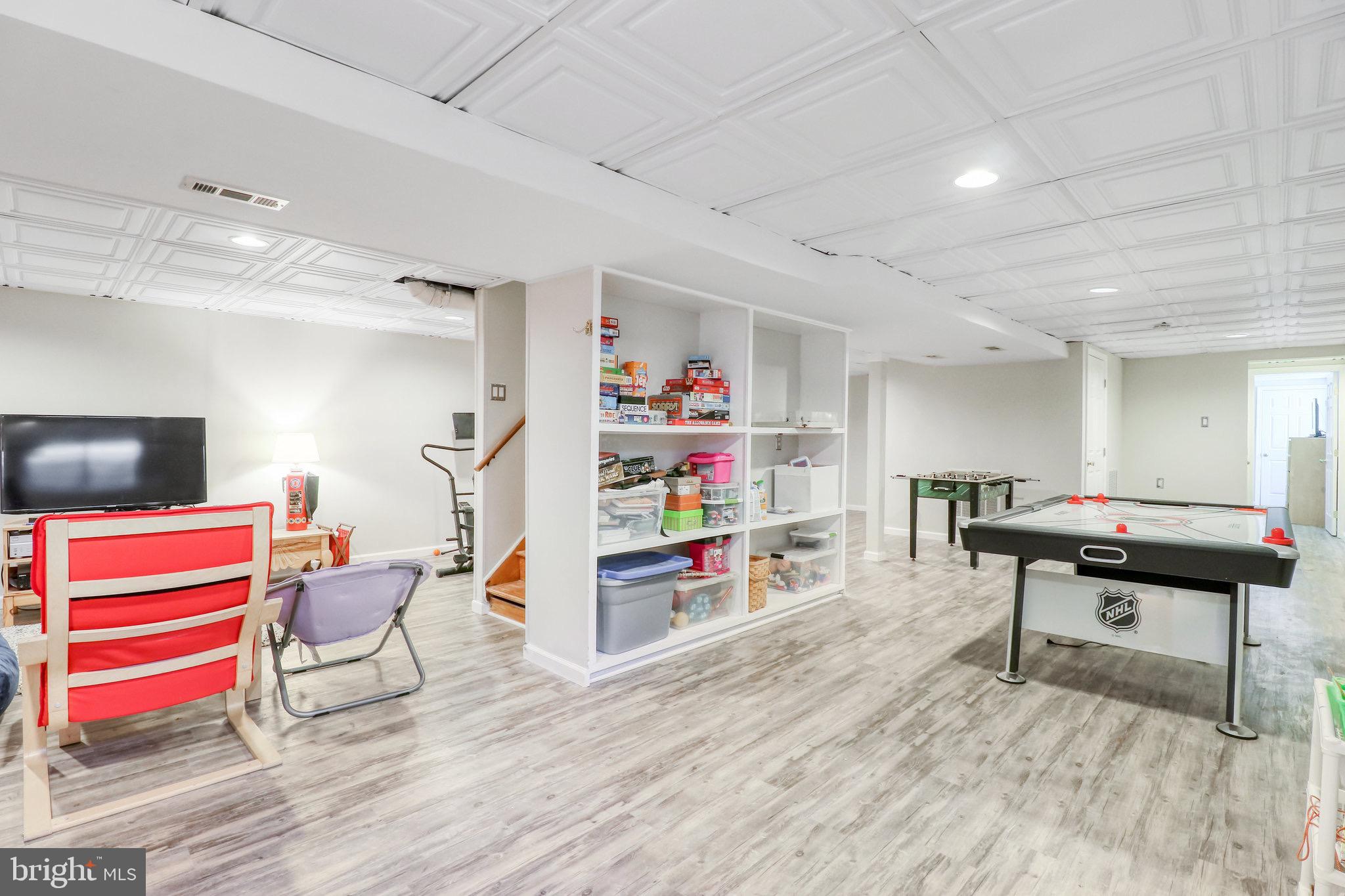 BENT TREE - Residential