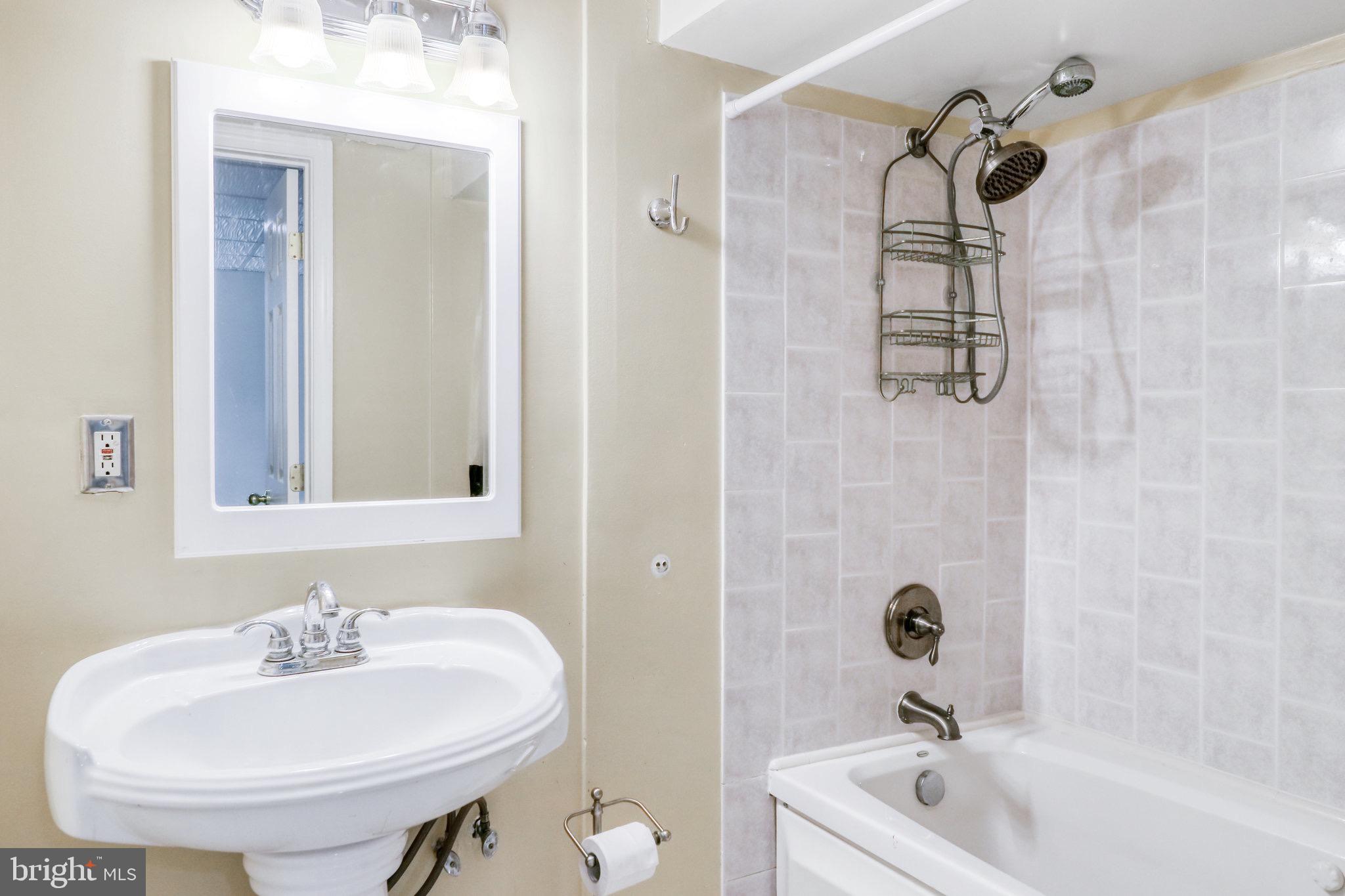 BENT TREE - Residential