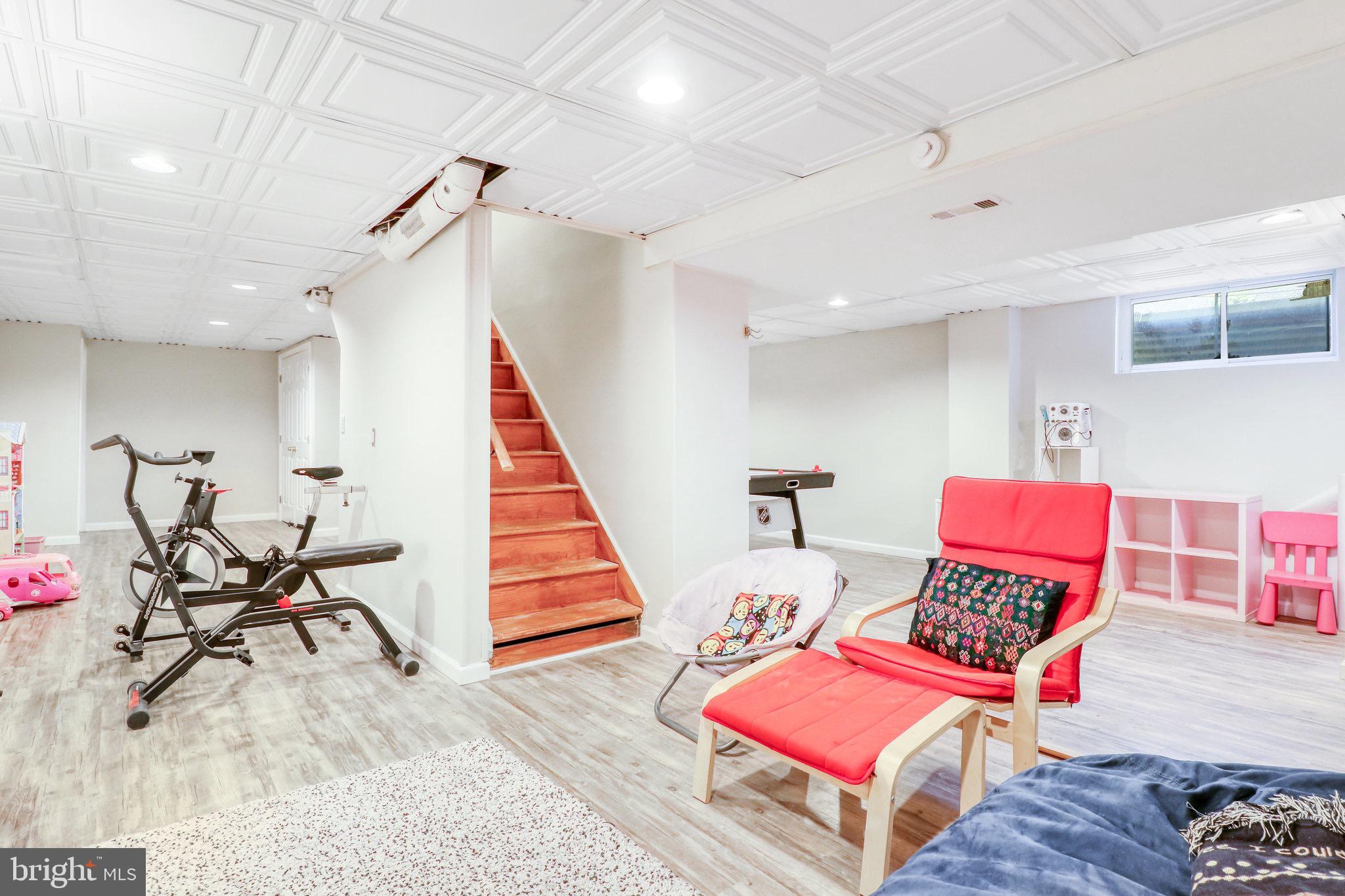 BENT TREE - Residential