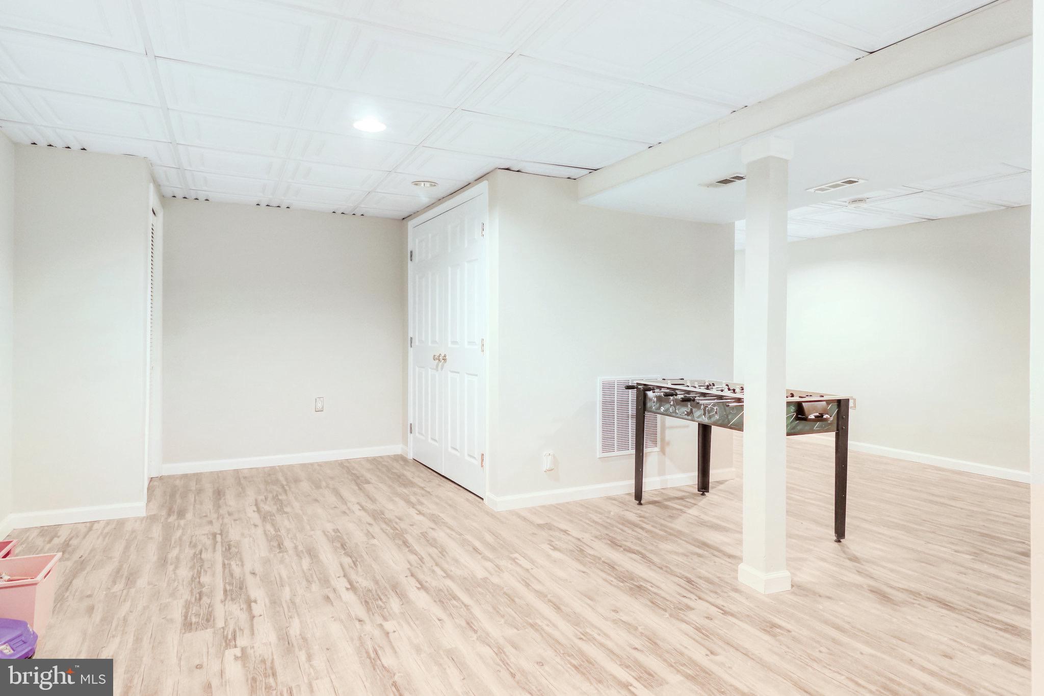 BENT TREE - Residential