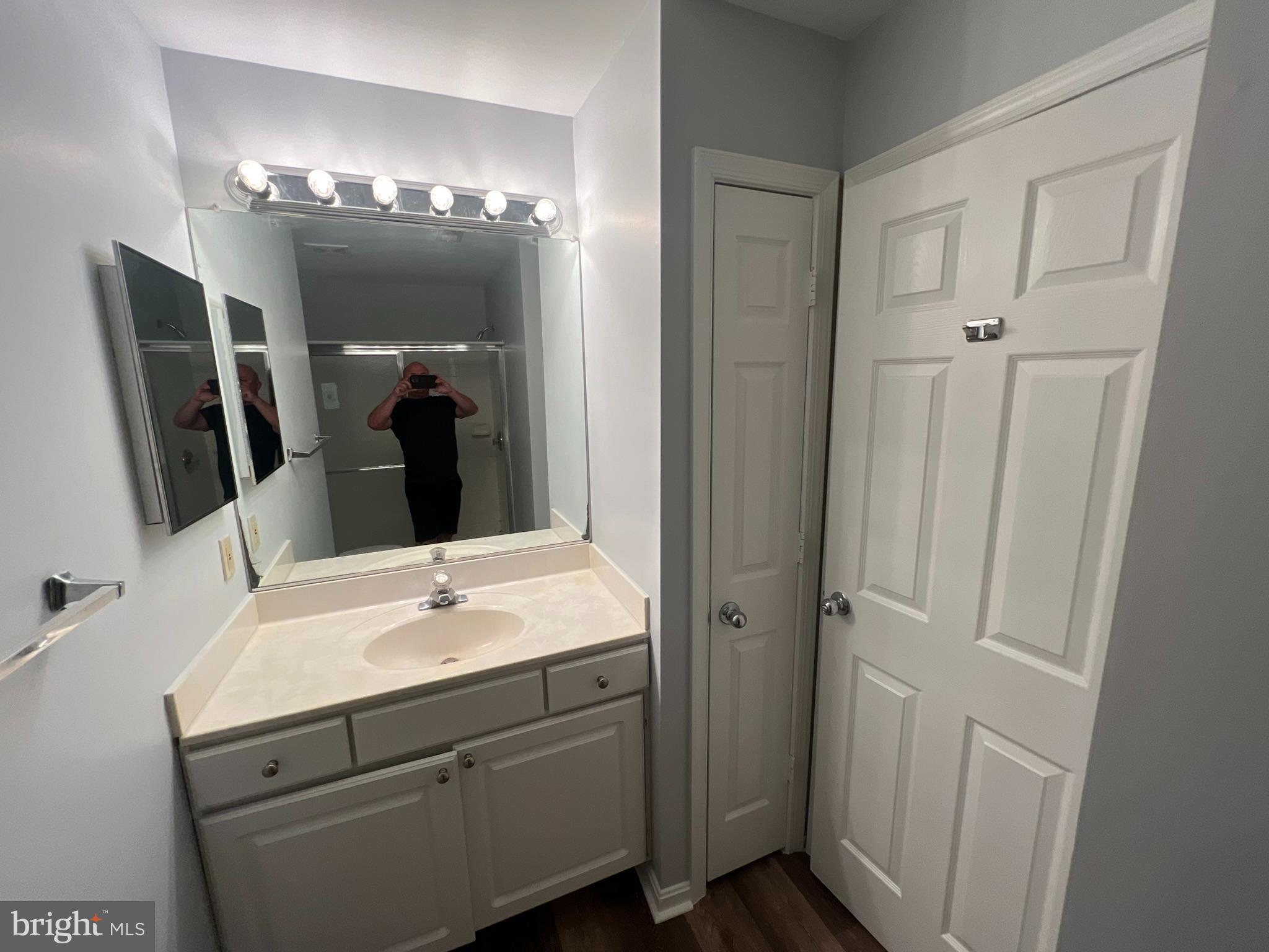 SILVERBROOK WOOD - Residential Lease