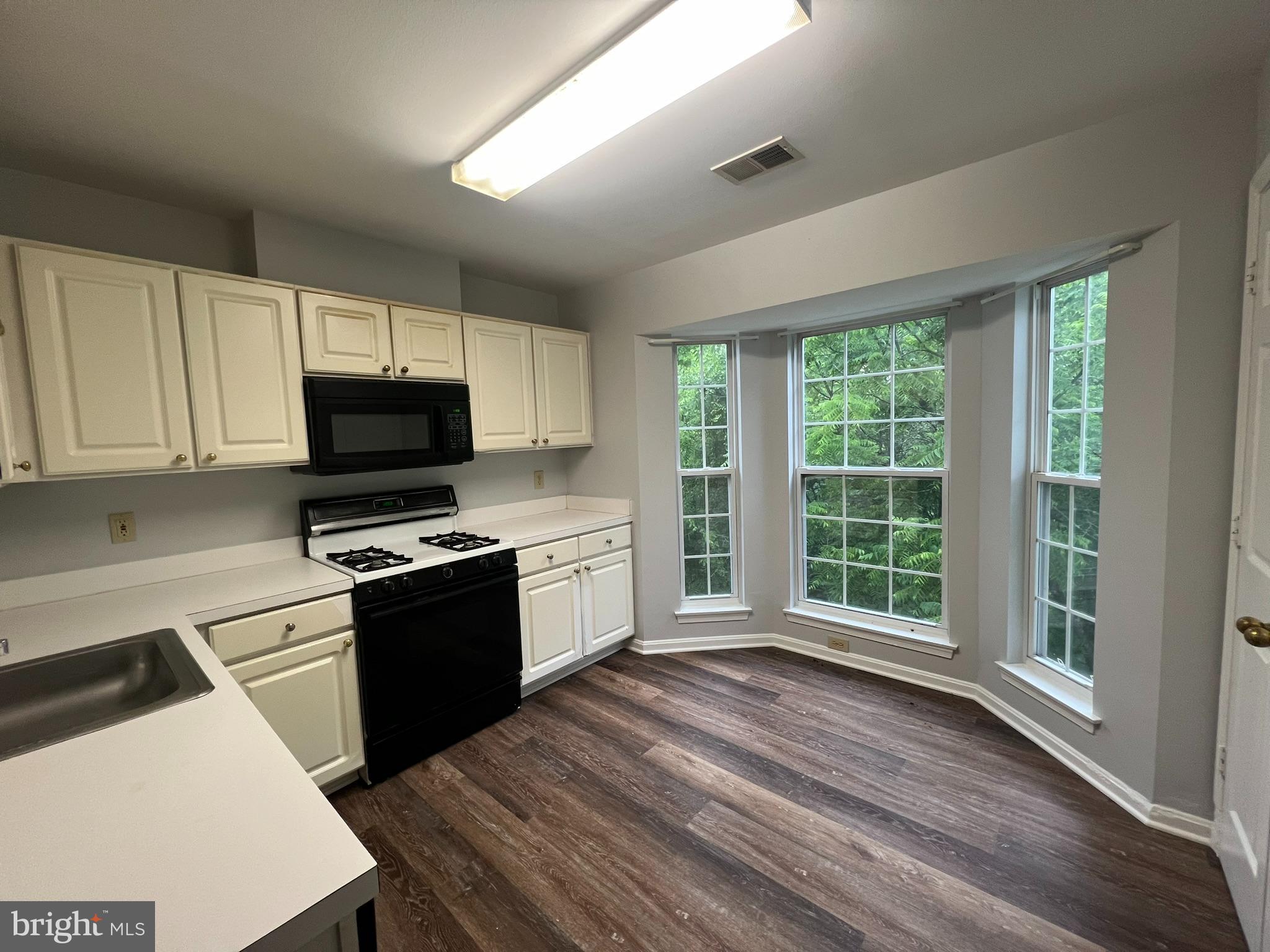 SILVERBROOK WOOD - Residential Lease