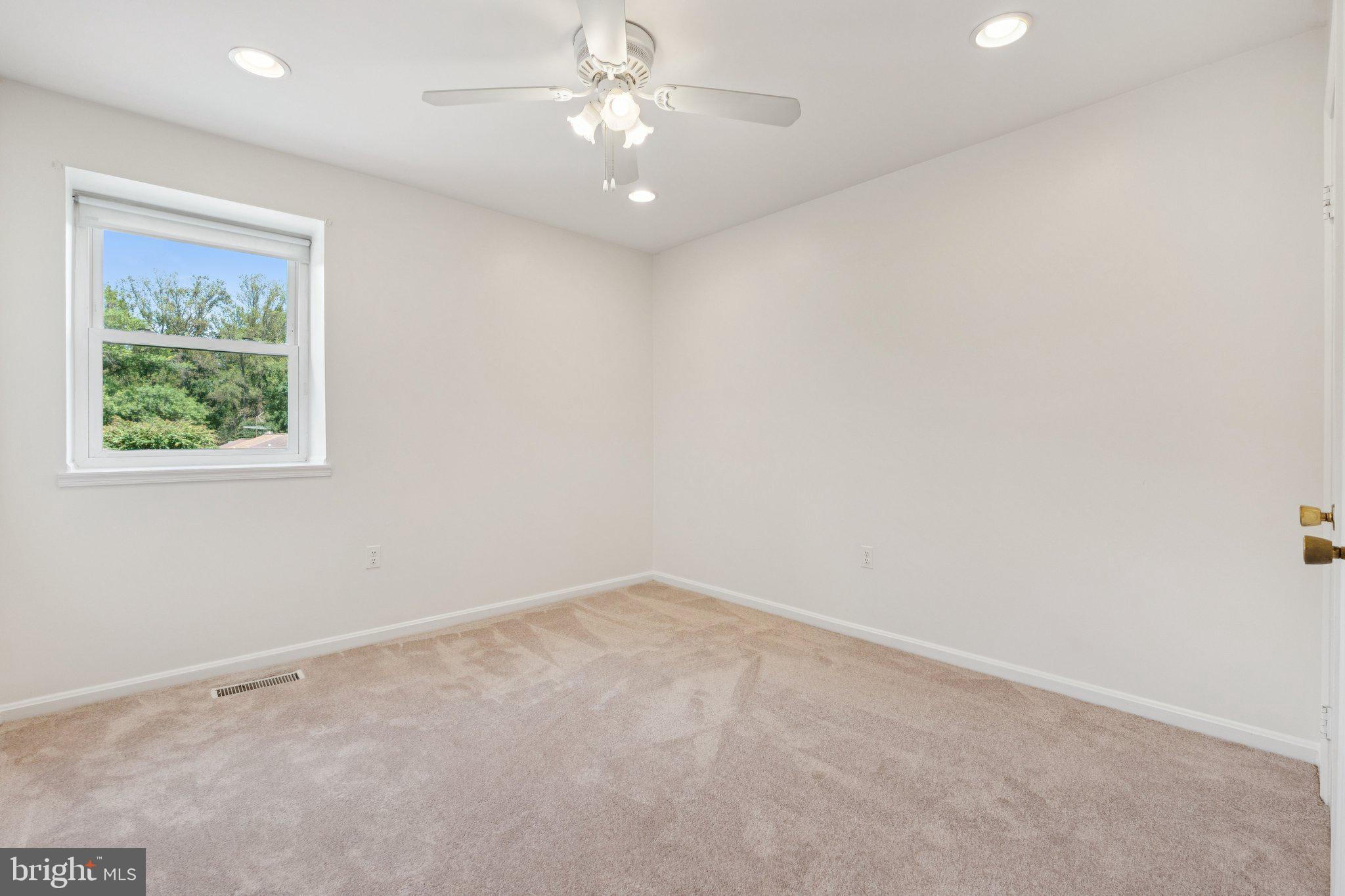 FAIRFAX PLAZA TOWNHOUSES - Residential Lease