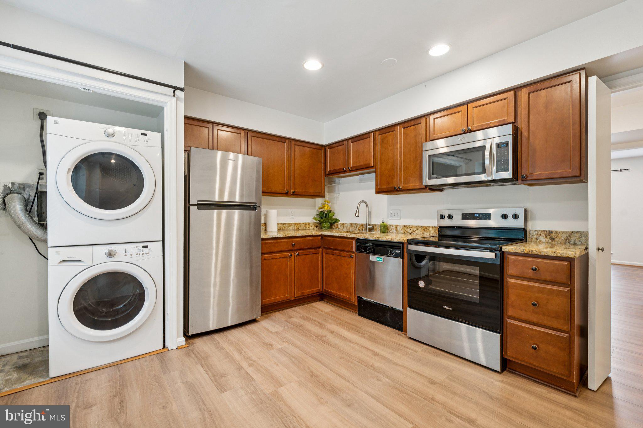 FAIRFAX PLAZA TOWNHOUSES - Residential Lease