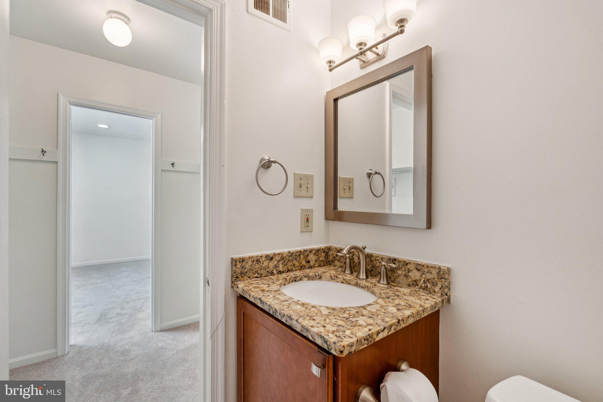 FAIRFAX PLAZA TOWNHOUSES - Residential Lease