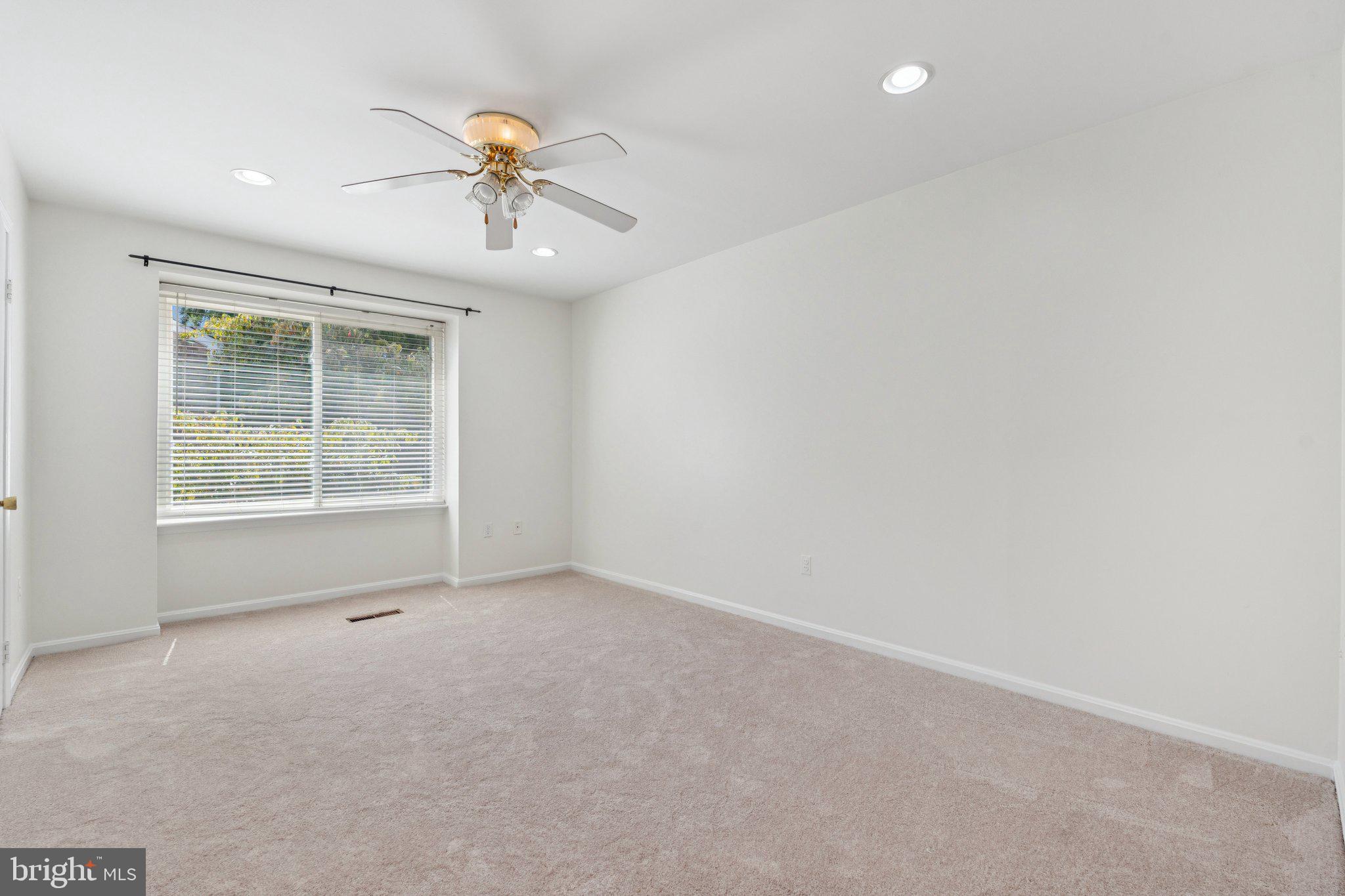 FAIRFAX PLAZA TOWNHOUSES - Residential Lease