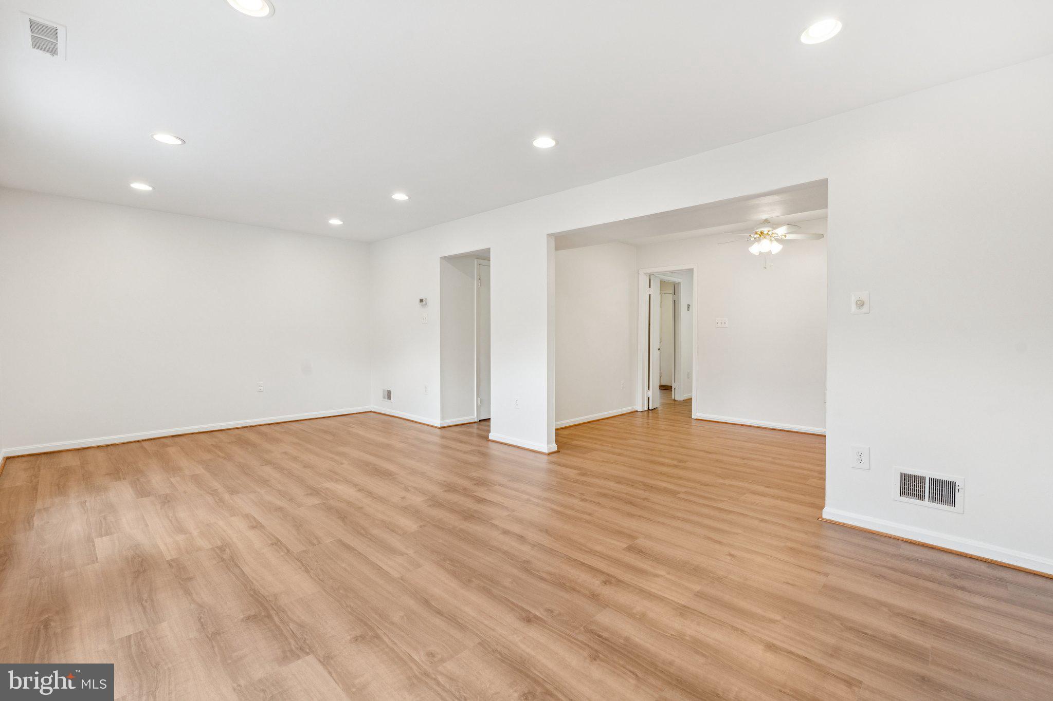 FAIRFAX PLAZA TOWNHOUSES - Residential Lease