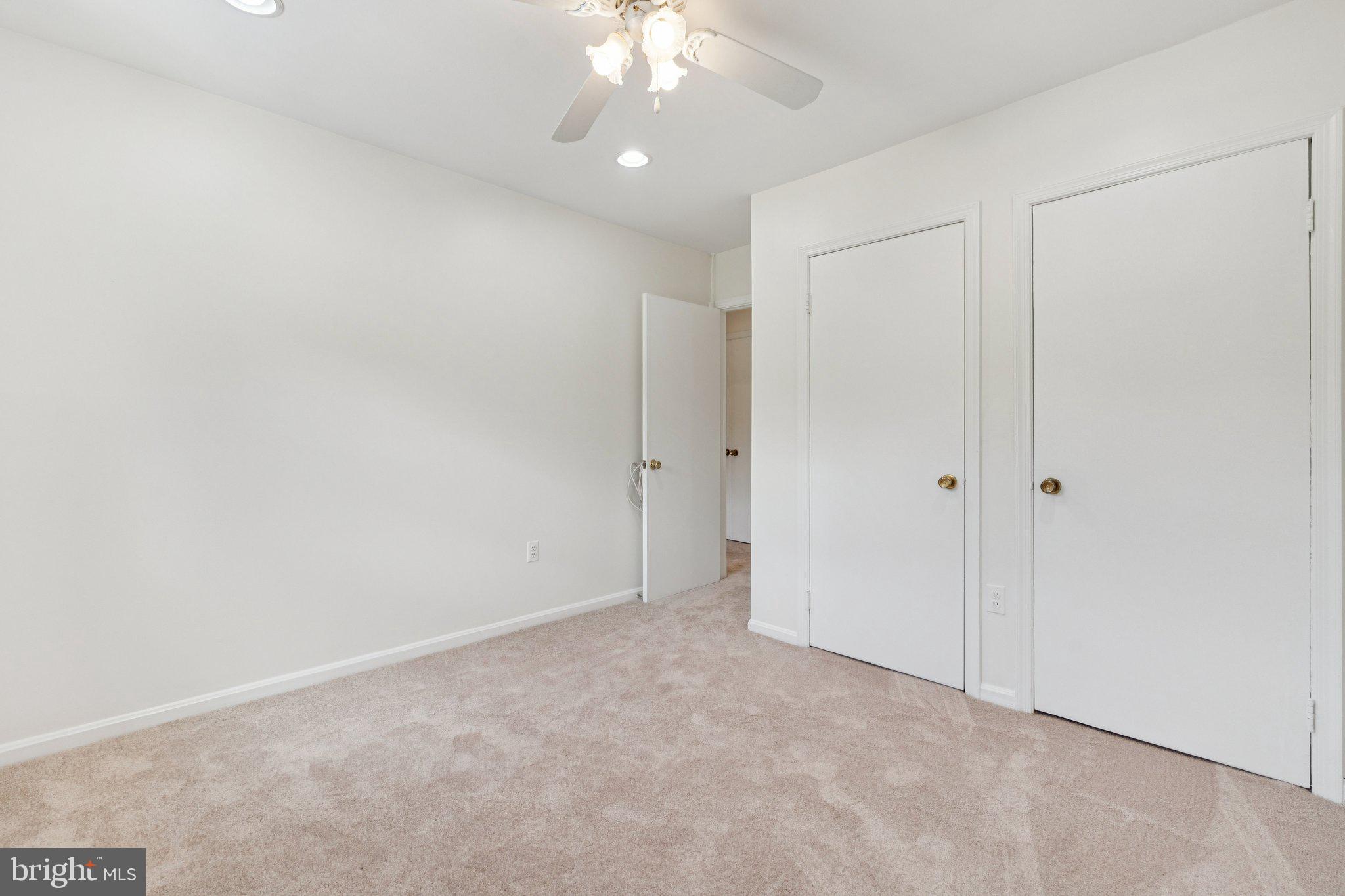 FAIRFAX PLAZA TOWNHOUSES - Residential Lease