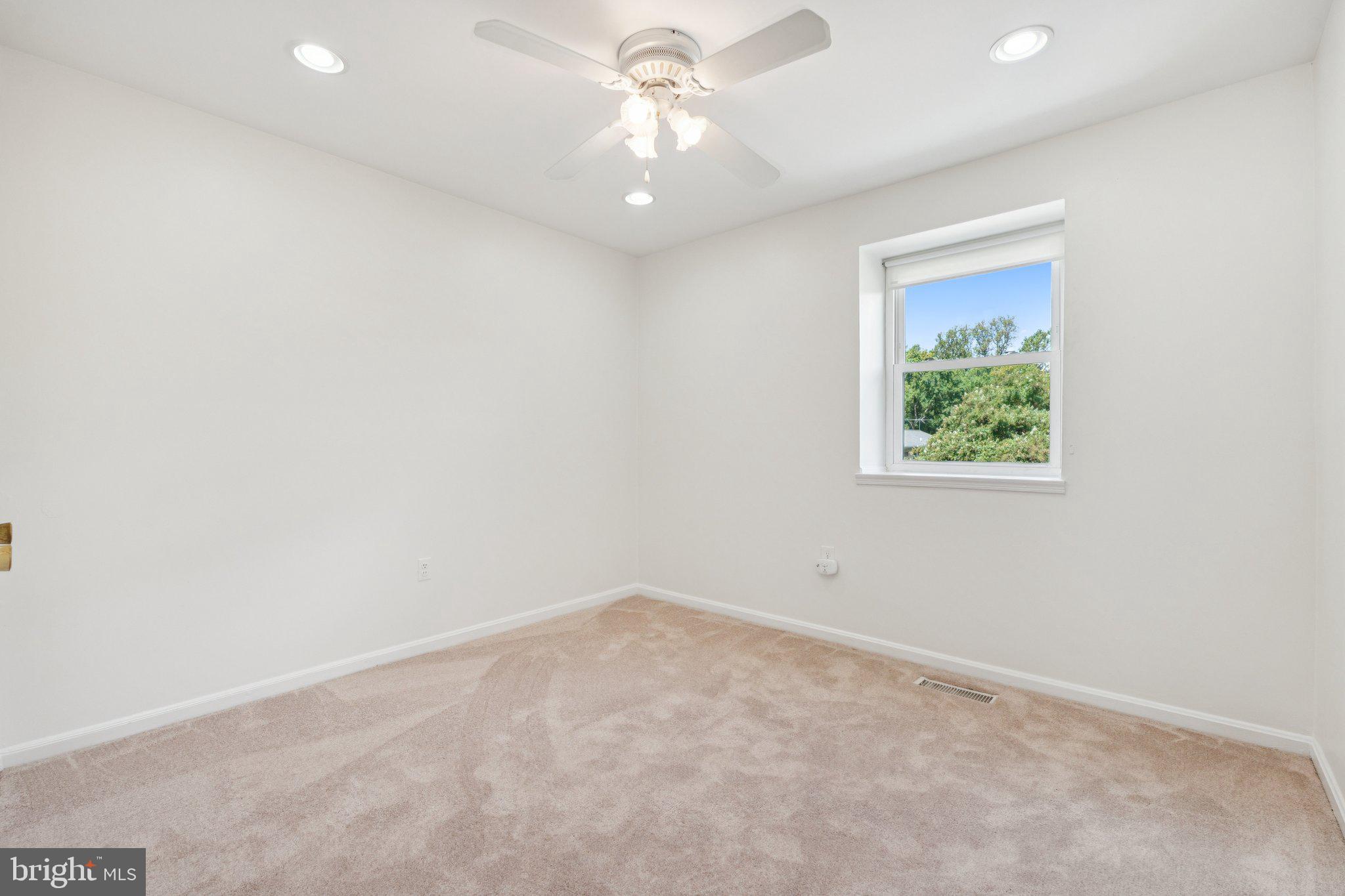 FAIRFAX PLAZA TOWNHOUSES - Residential Lease