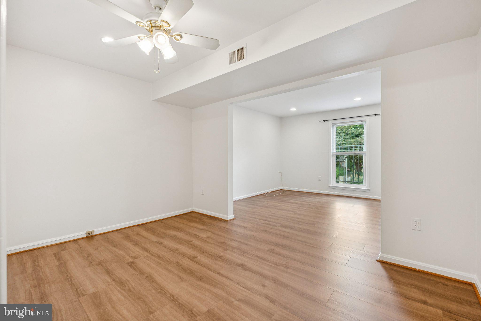 FAIRFAX PLAZA TOWNHOUSES - Residential Lease