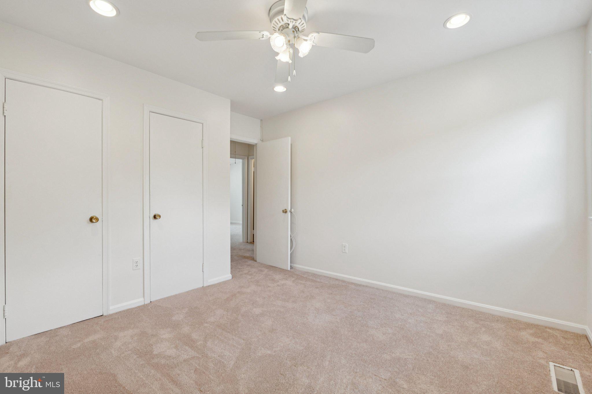 FAIRFAX PLAZA TOWNHOUSES - Residential Lease