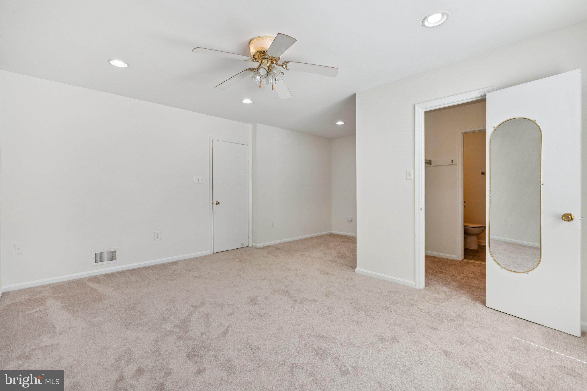 FAIRFAX PLAZA TOWNHOUSES - Residential Lease