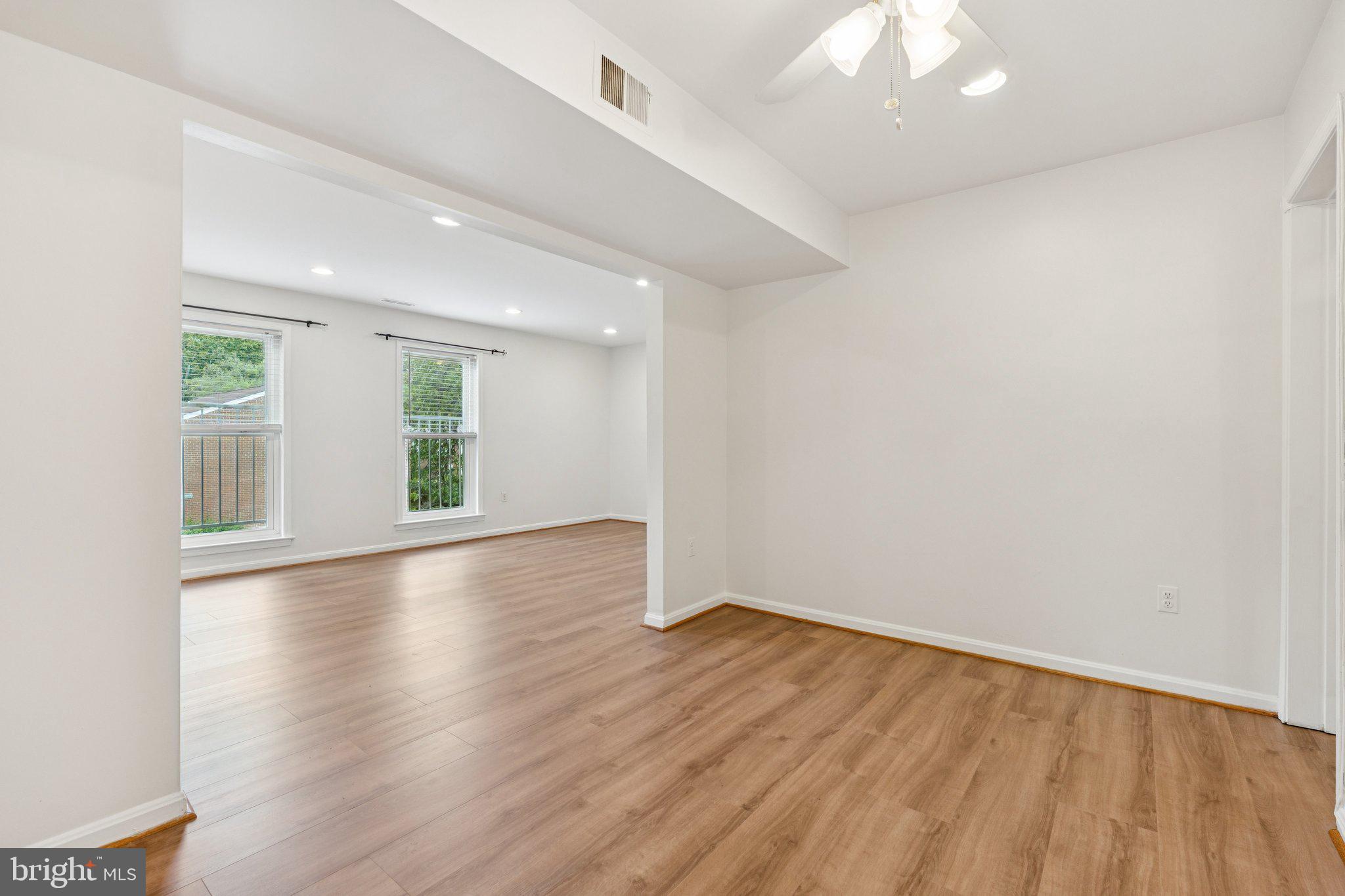 FAIRFAX PLAZA TOWNHOUSES - Residential Lease