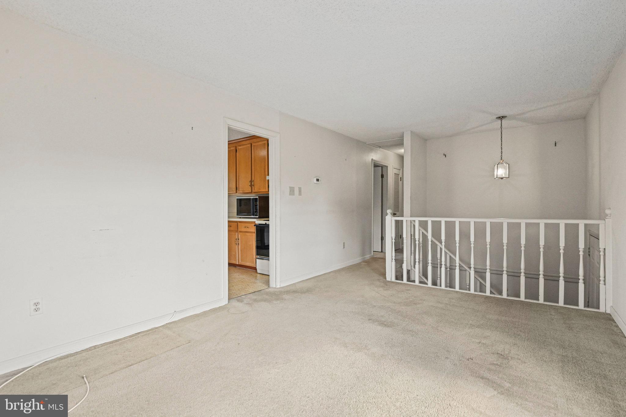 135 OAK VIEW DRIVE SE