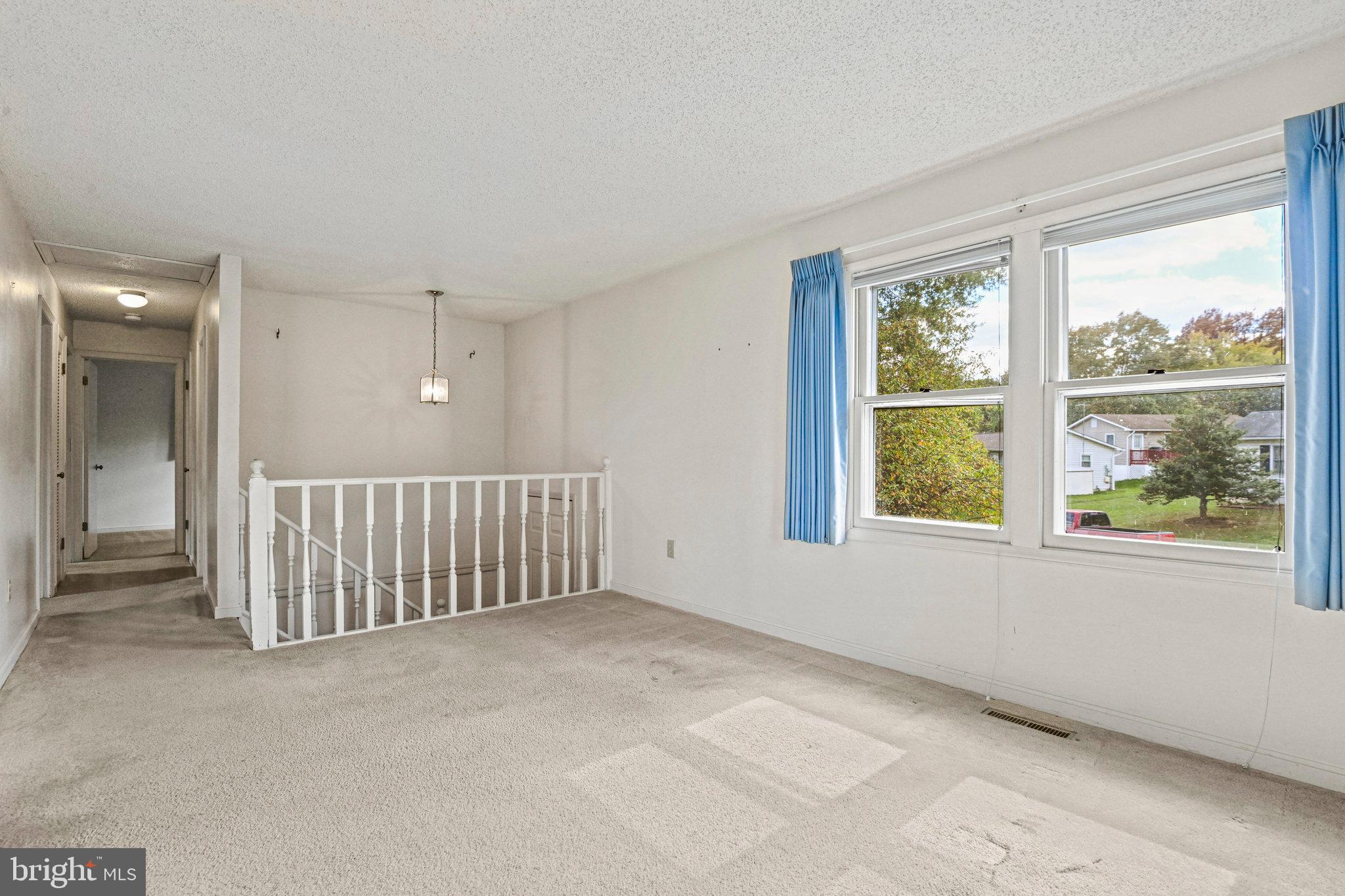 135 OAK VIEW DRIVE SE
